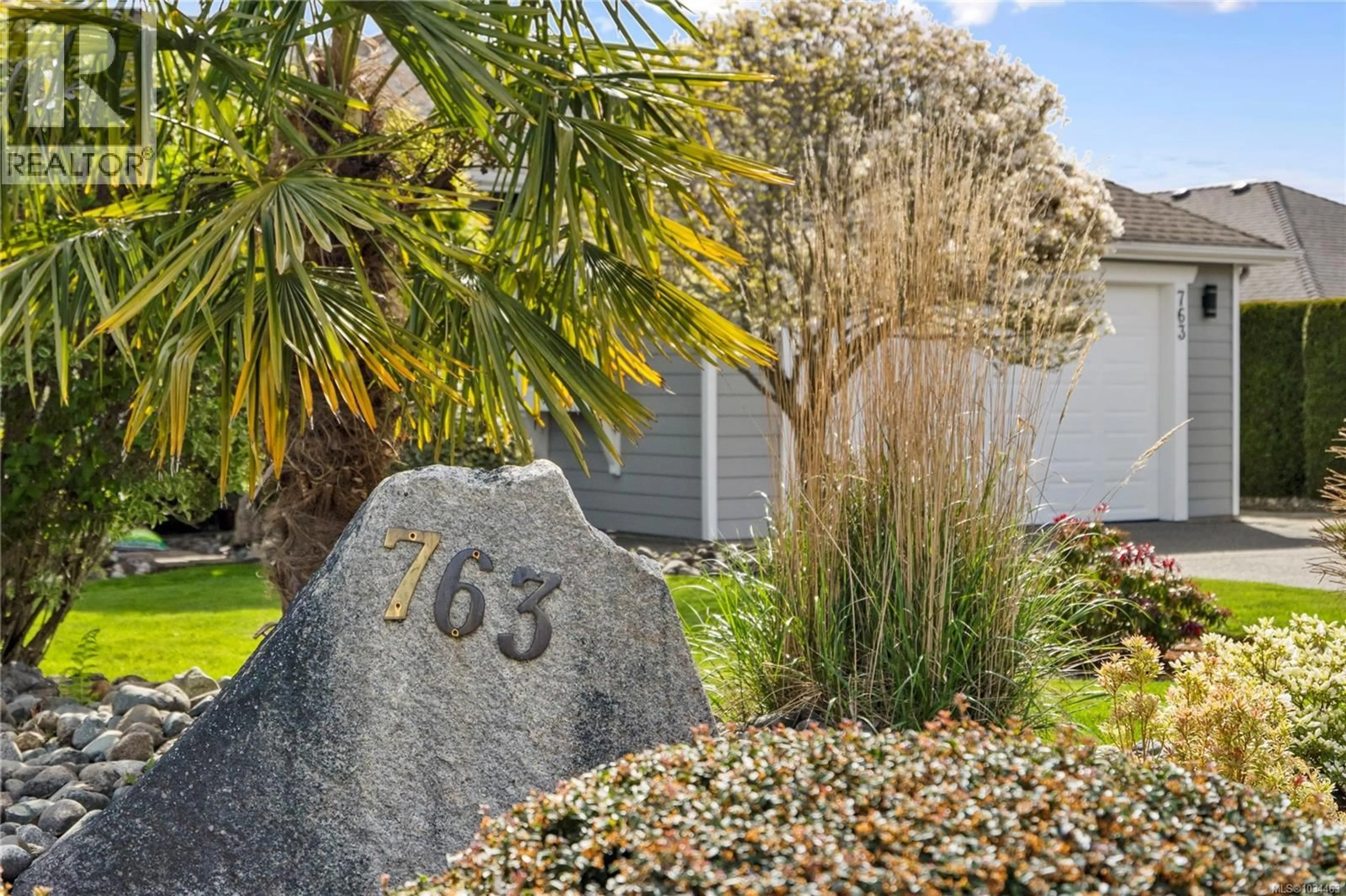Patio, street for 763 ANSON PLACE, Qualicum Beach British Columbia V9K2J4