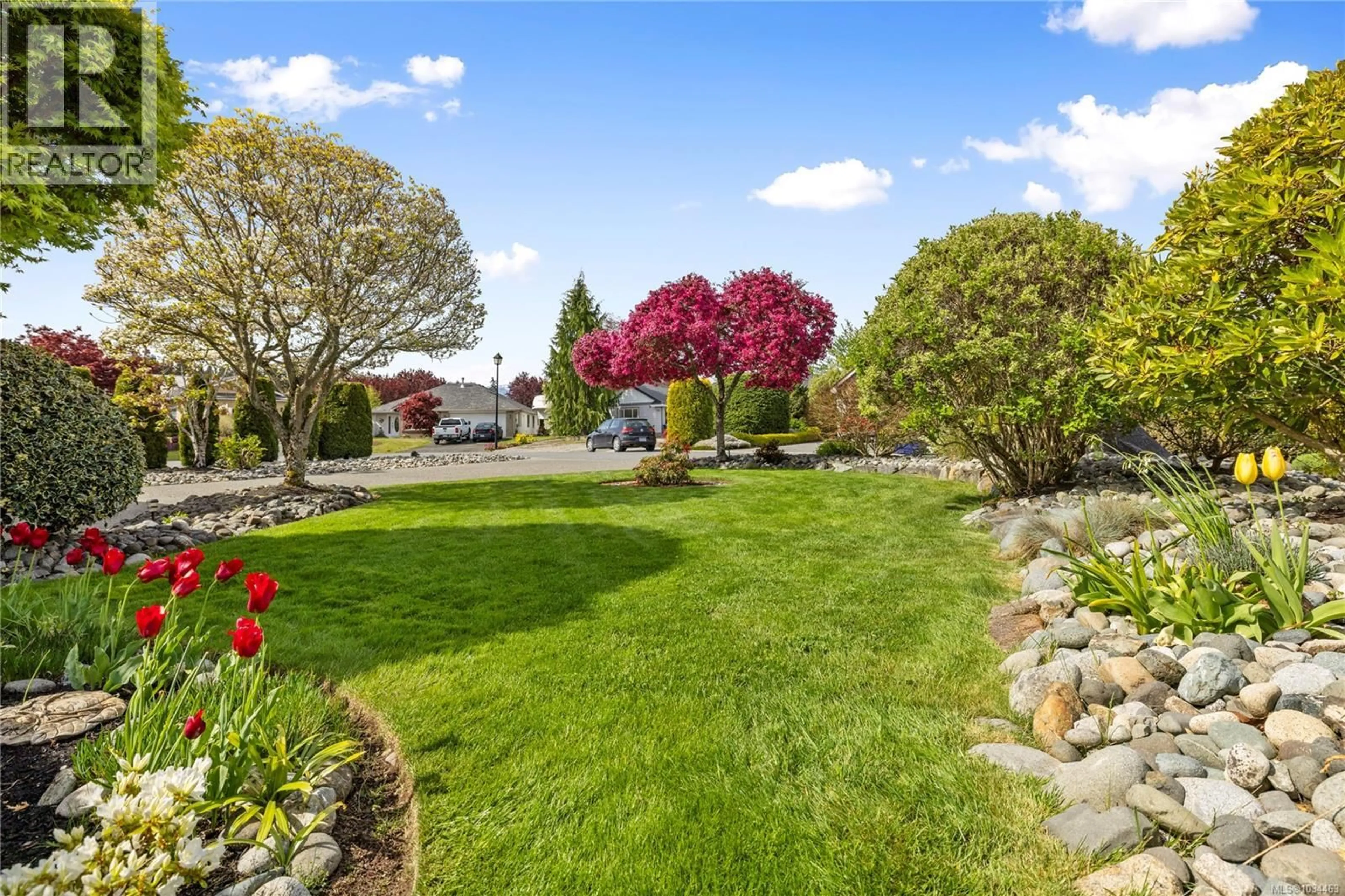 A pic from outside/outdoor area/front of a property/back of a property/a pic from drone, water/lake/river/ocean view for 763 ANSON PLACE, Qualicum Beach British Columbia V9K2J4