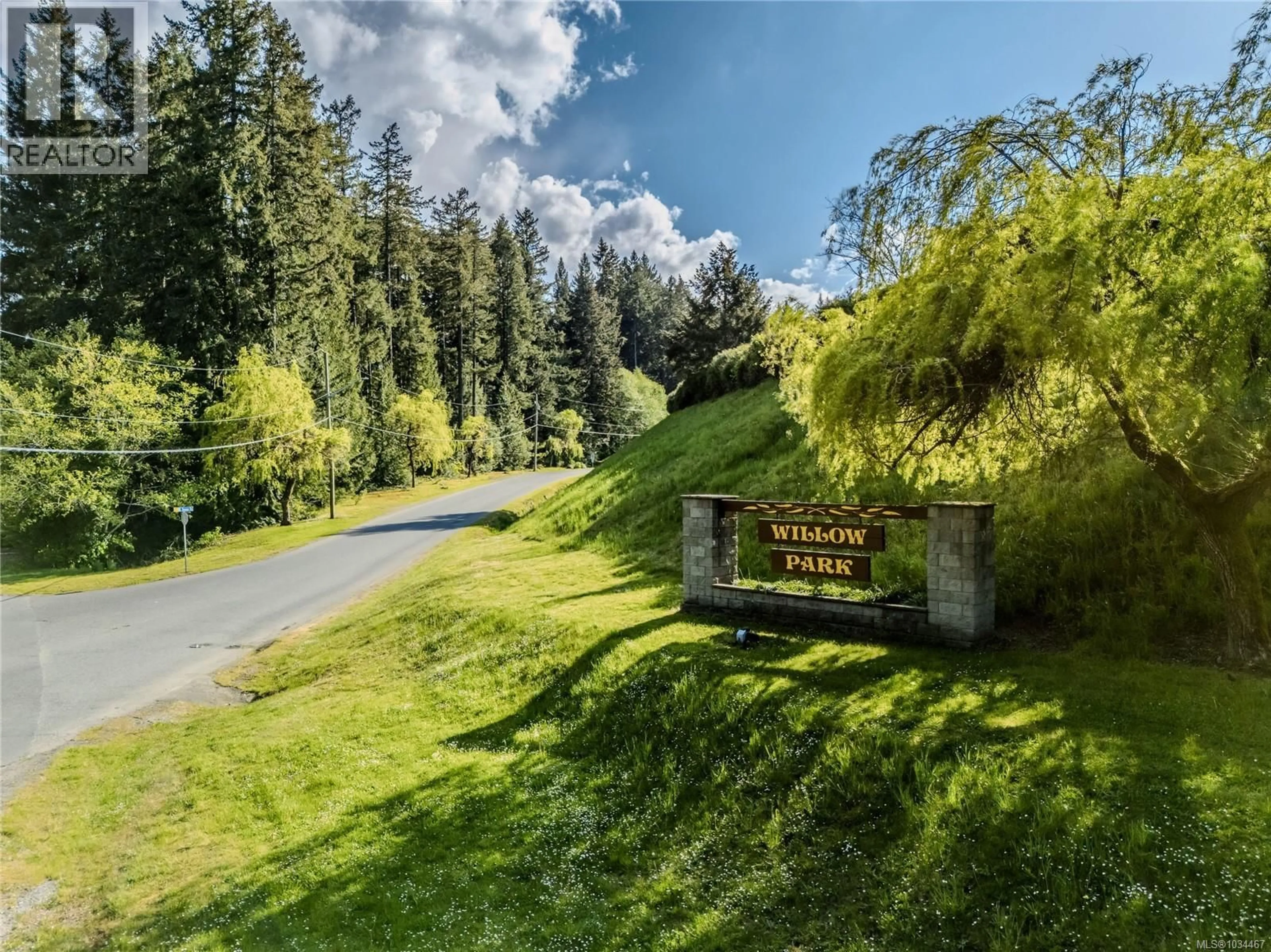 A pic from outside/outdoor area/front of a property/back of a property/a pic from drone, forest/trees view for 1010 COLLIER PLACE, Nanaimo British Columbia V9R6K6