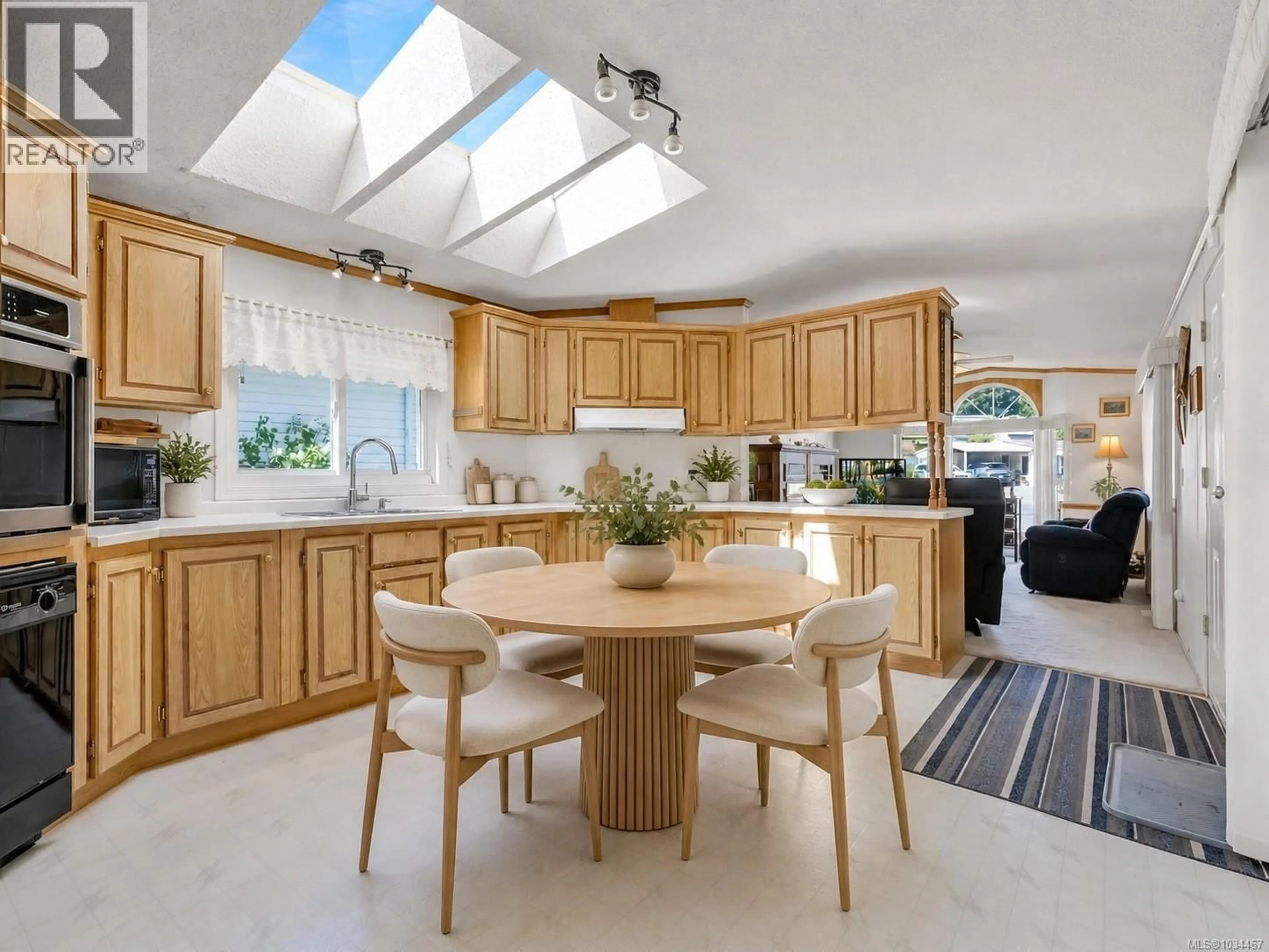 Open concept kitchen, unknown for 1010 COLLIER PLACE, Nanaimo British Columbia V9R6K6