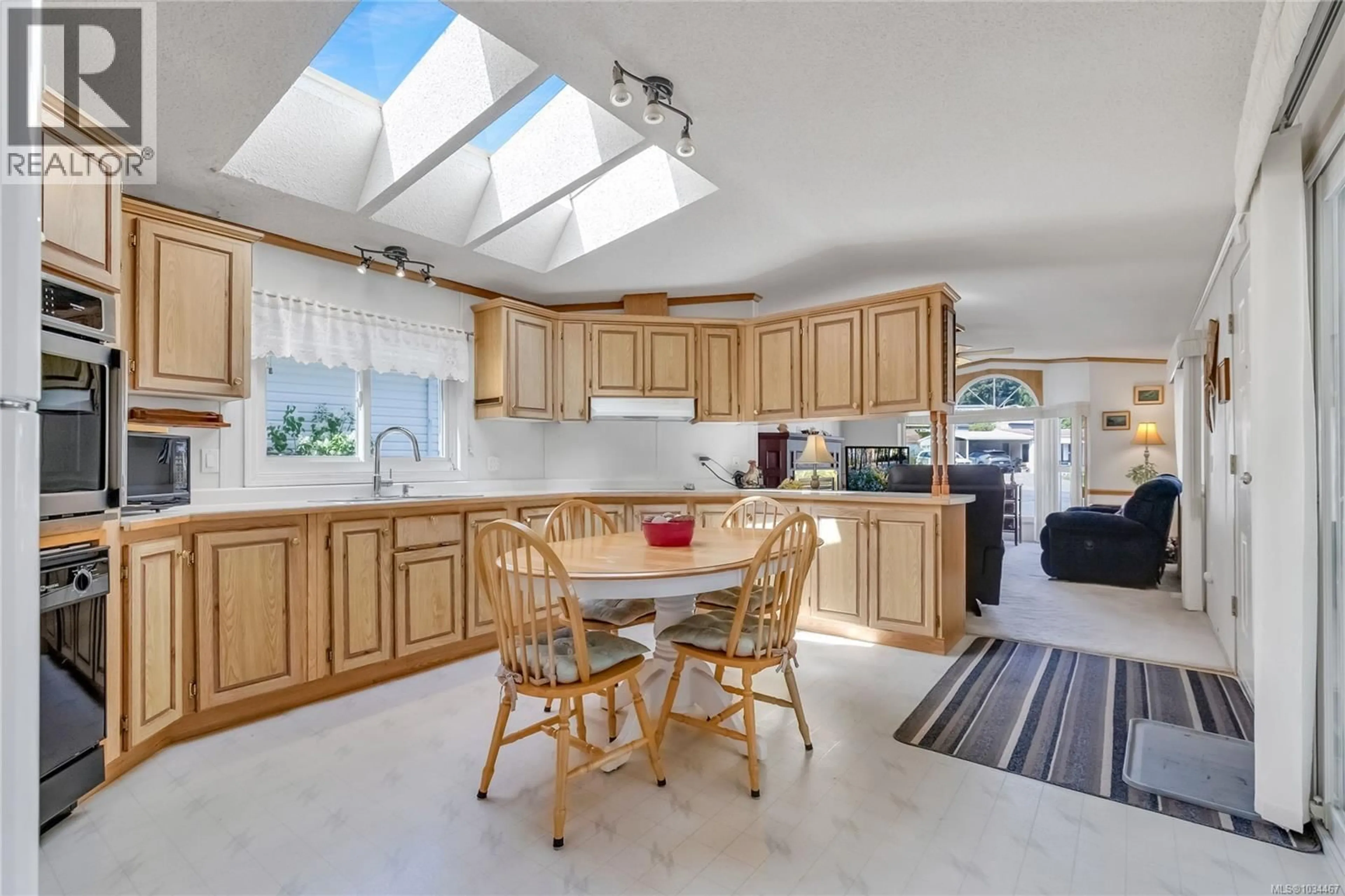 Open concept kitchen, unknown for 1010 COLLIER PLACE, Nanaimo British Columbia V9R6K6