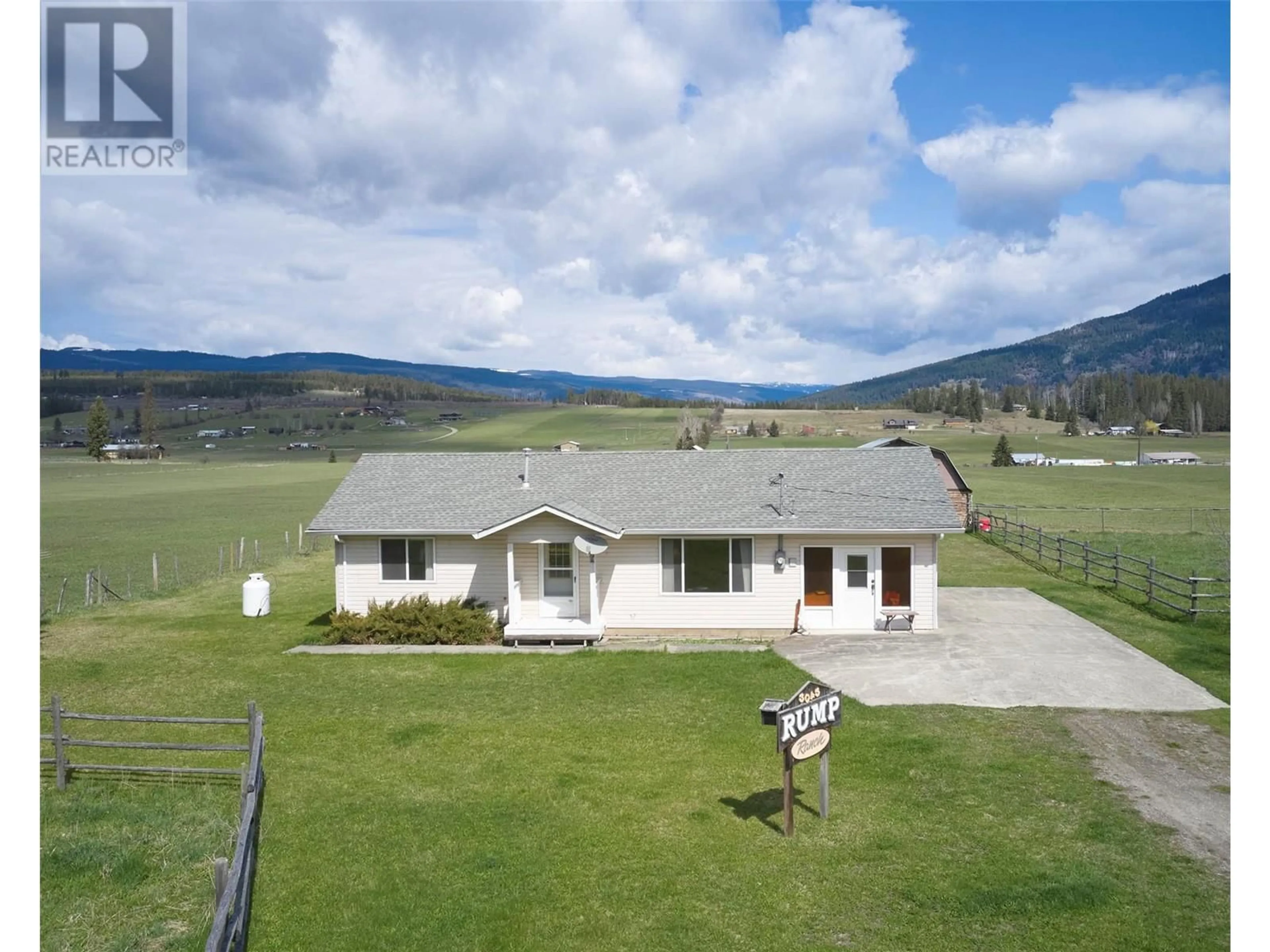 A pic from outside/outdoor area/front of a property/back of a property/a pic from drone, mountain view for 3043 CREIGHTON VALLEY ROAD, Cherryville British Columbia V0E2G3