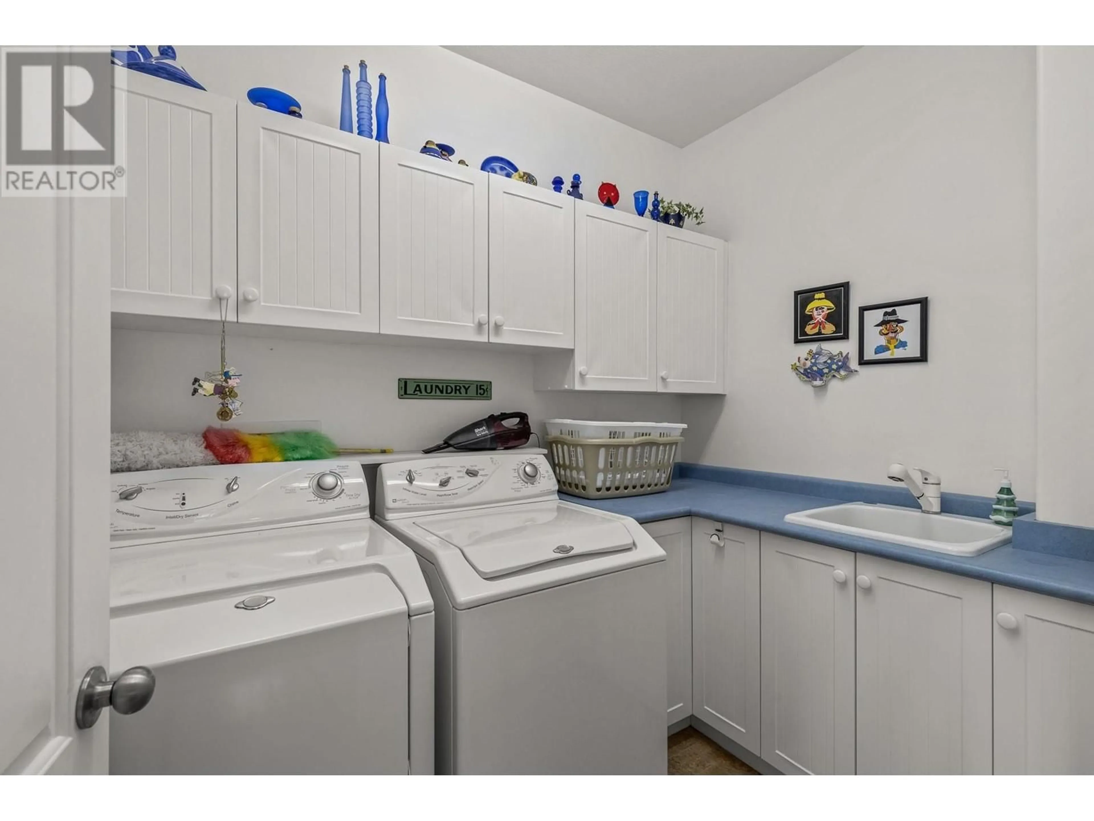 Laundry room for 367 MCCARREN AVENUE, Kelowna British Columbia V1W4W3