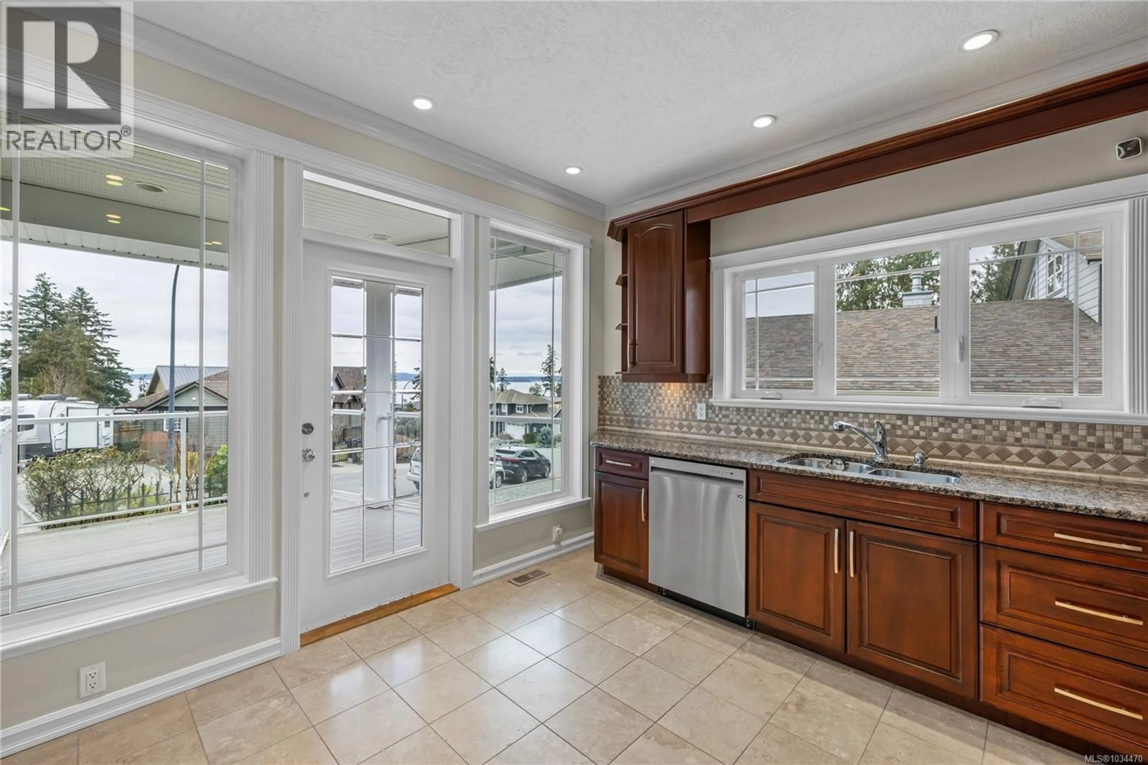 Open concept kitchen, ceramic/tile floor for 10077 ISLAND VIEW CLOSE, Chemainus British Columbia V0R1K2