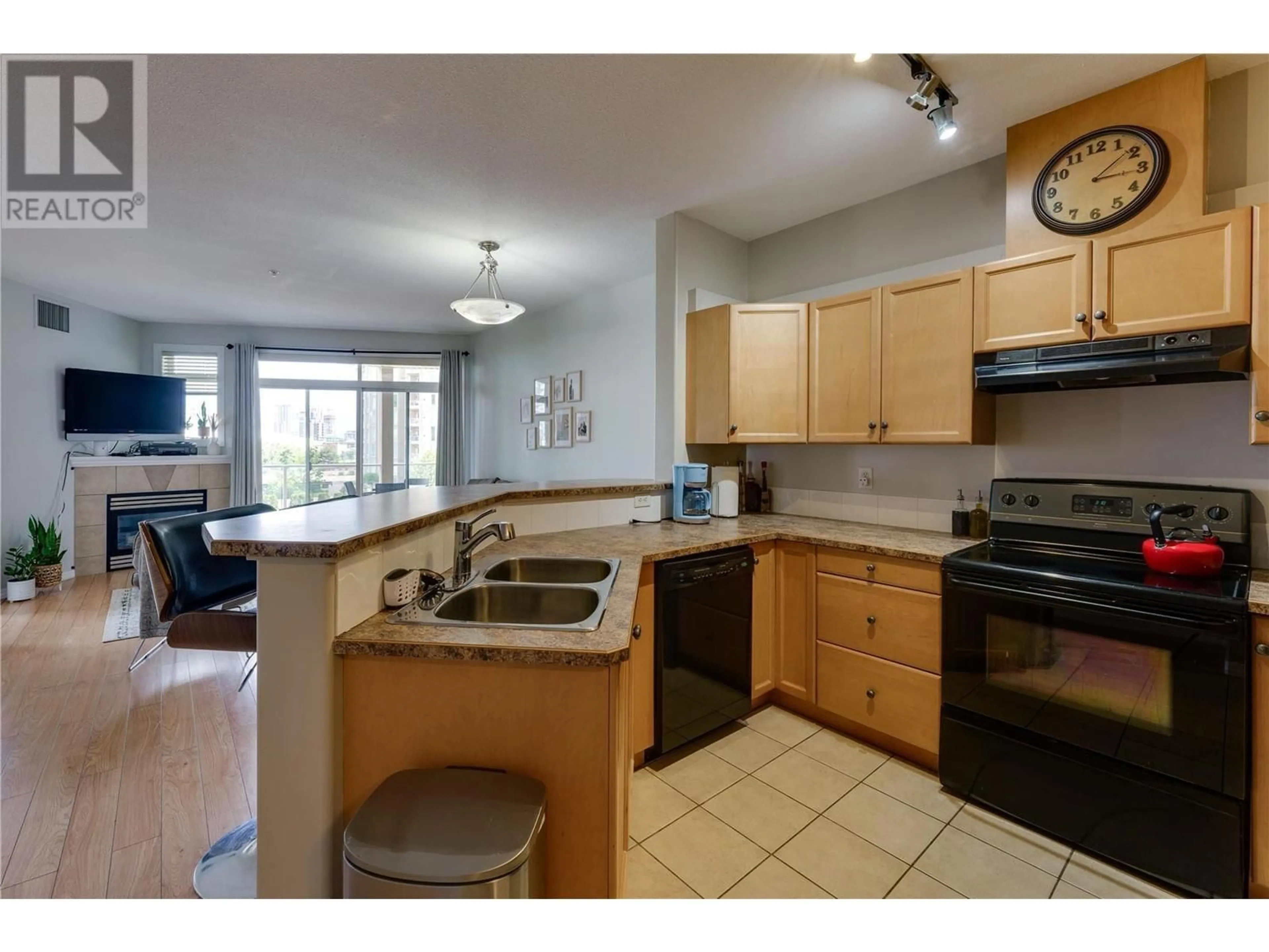 Standard kitchen, unknown for 542 - 1088 SUNSET DRIVE, Kelowna British Columbia V1Y9W1