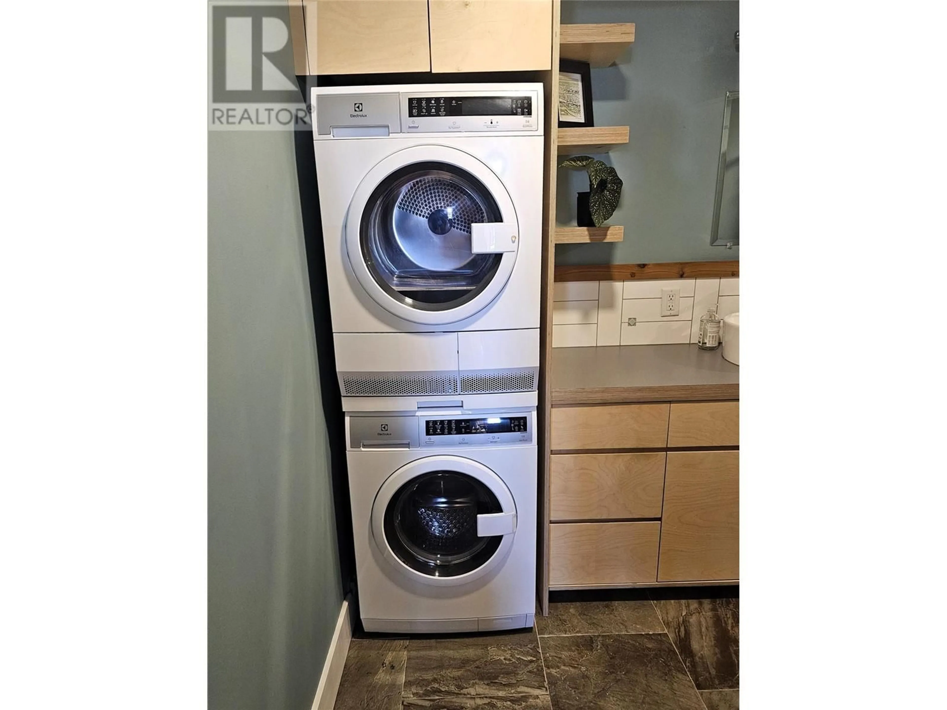 Laundry room for 2034 CLIFF STREET, Rossland British Columbia V0G1Y0
