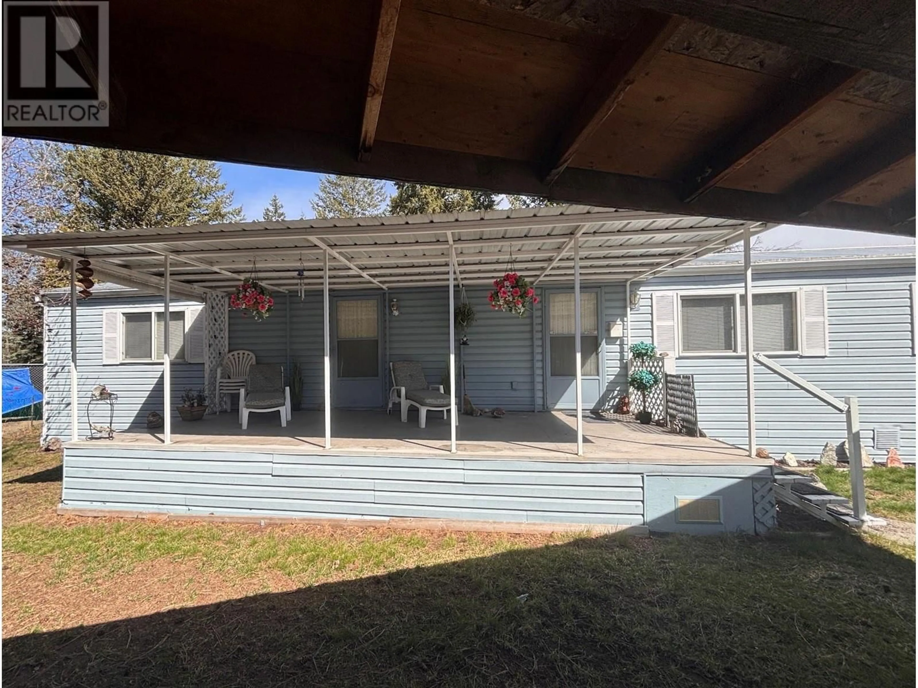Patio, building for 6- 1555 HOWE ROAD, Kamloops British Columbia V1S1M1