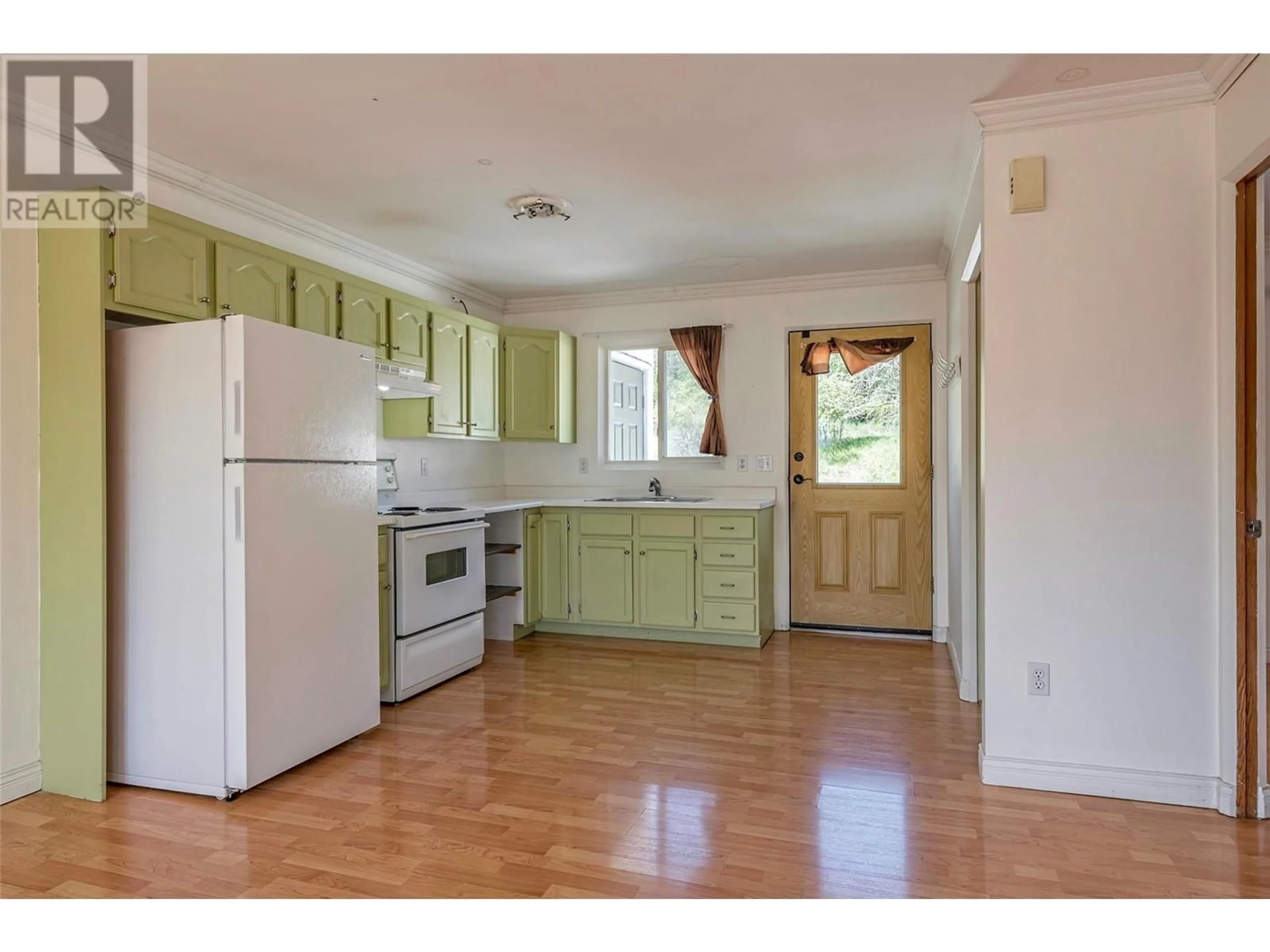 Standard kitchen, unknown for 10 - 3901 35TH AVENUE, Vernon British Columbia V1T2V1