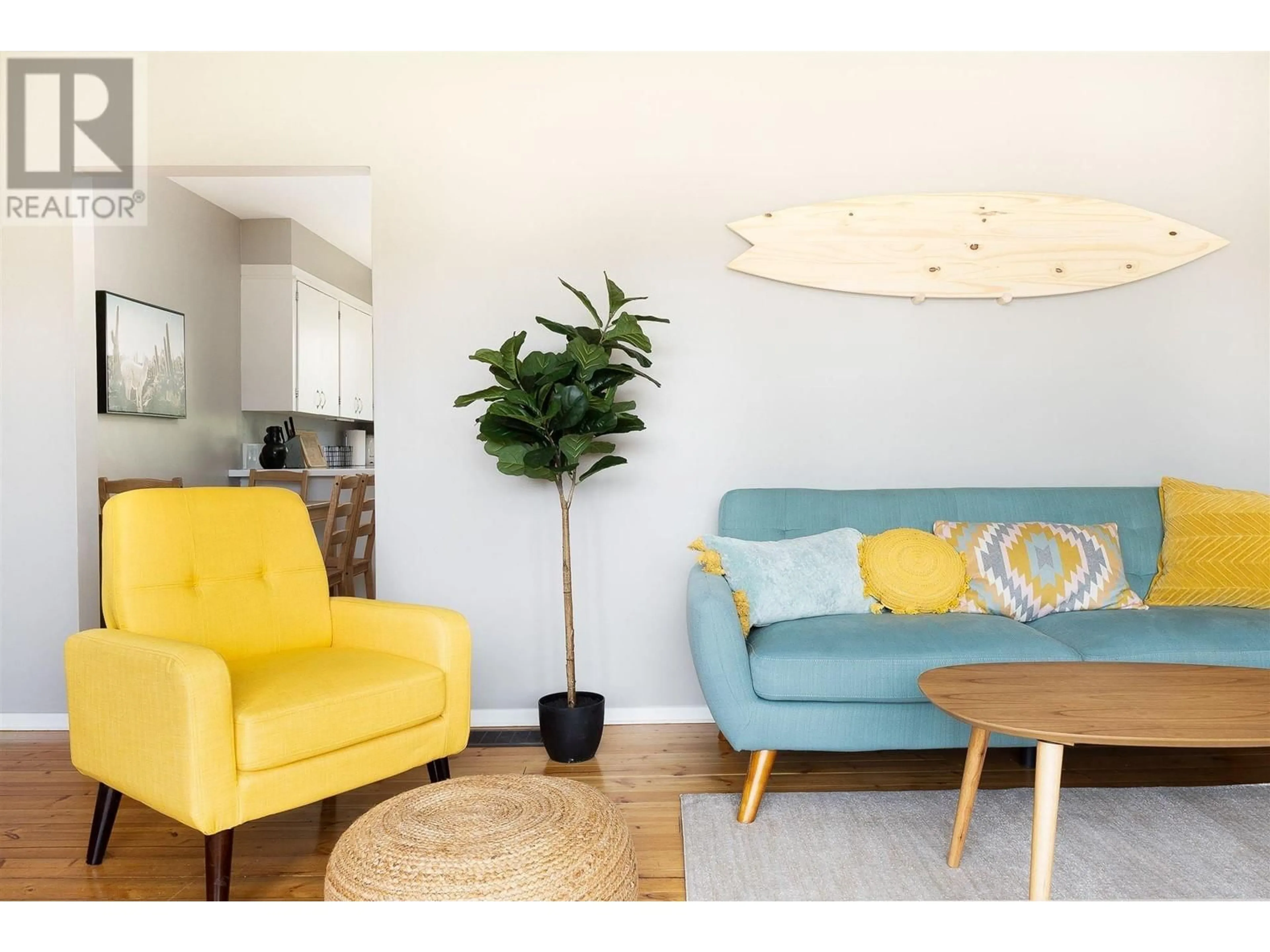 Living room with furniture, unknown for 764 FRANCIS AVENUE, Kelowna British Columbia V1Y5G5