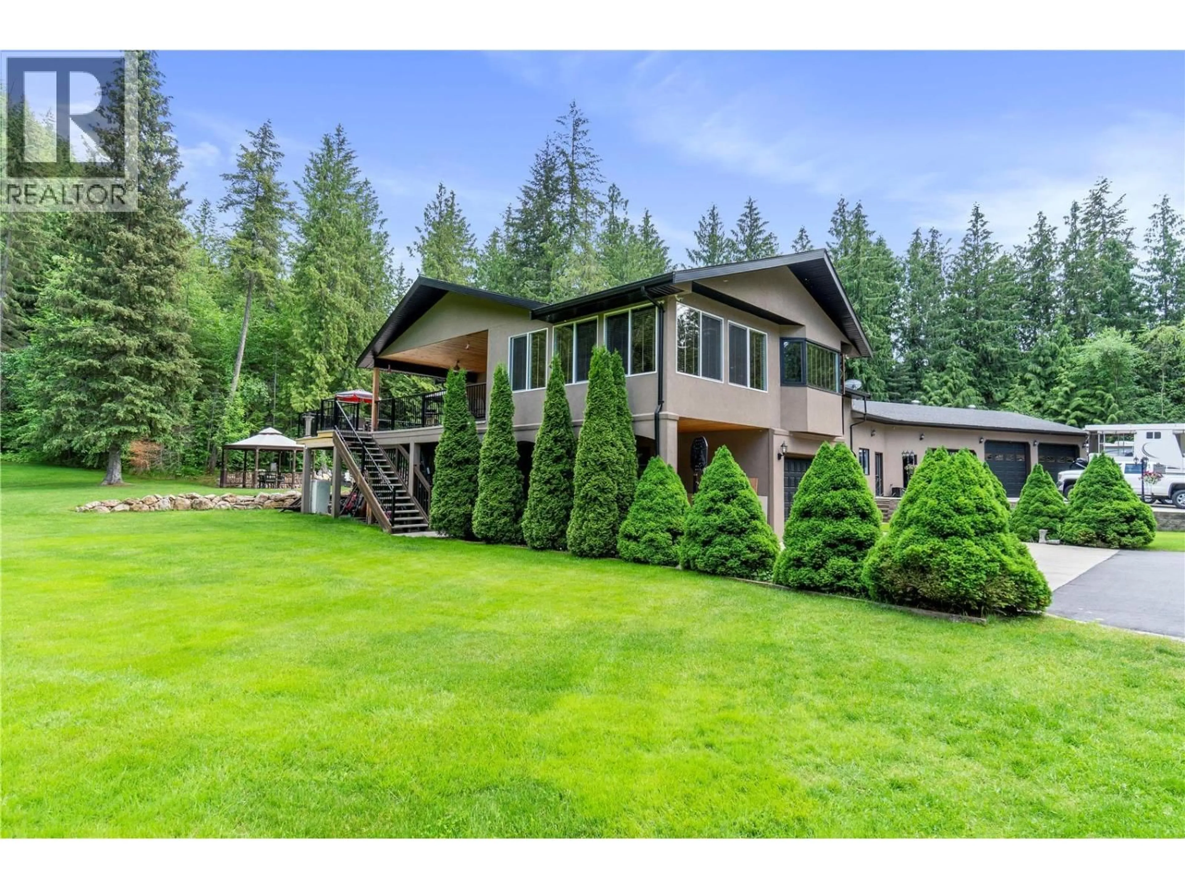 A pic from outside/outdoor area/front of a property/back of a property/a pic from drone, unknown for 2746 BALMORAL ROAD, Blind Bay British Columbia V0E1H1