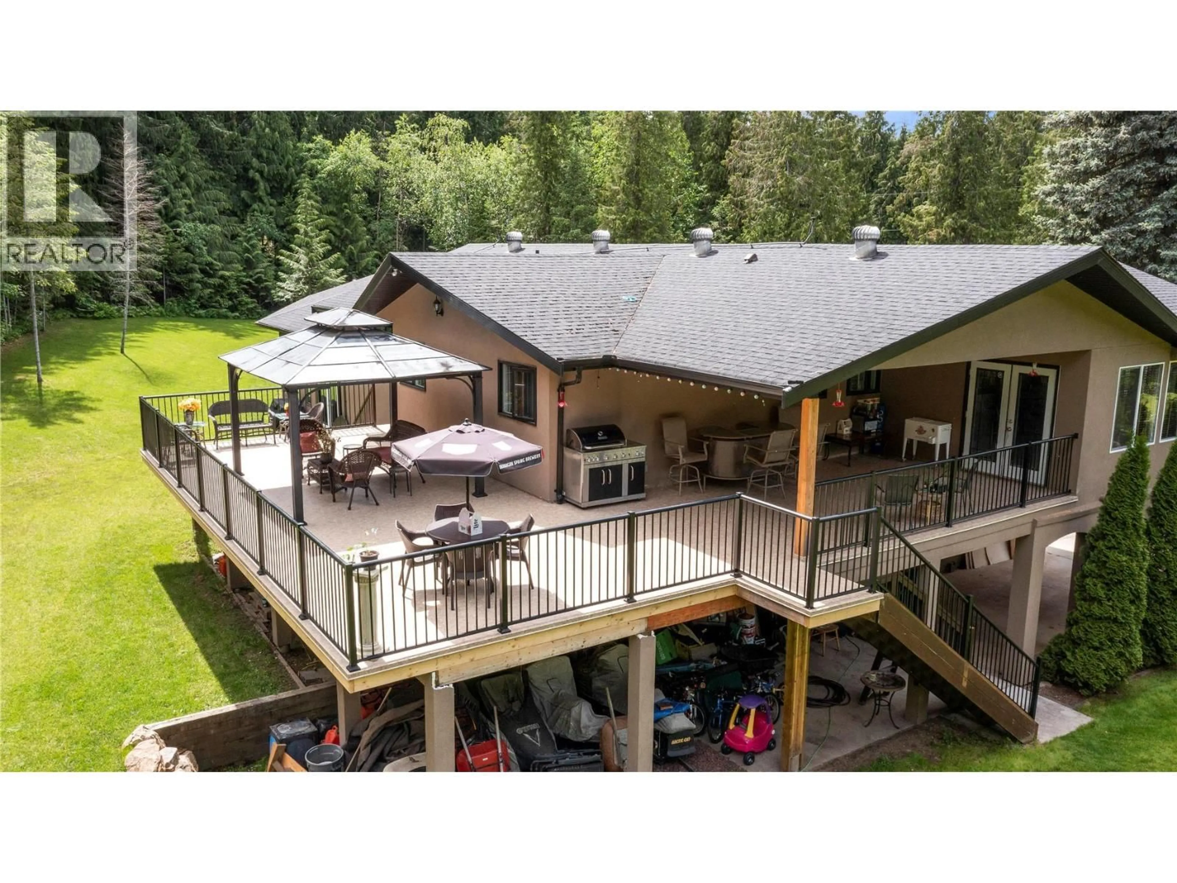 A pic from outside/outdoor area/front of a property/back of a property/a pic from drone, mountain view for 2746 BALMORAL ROAD, Blind Bay British Columbia V0E1H1