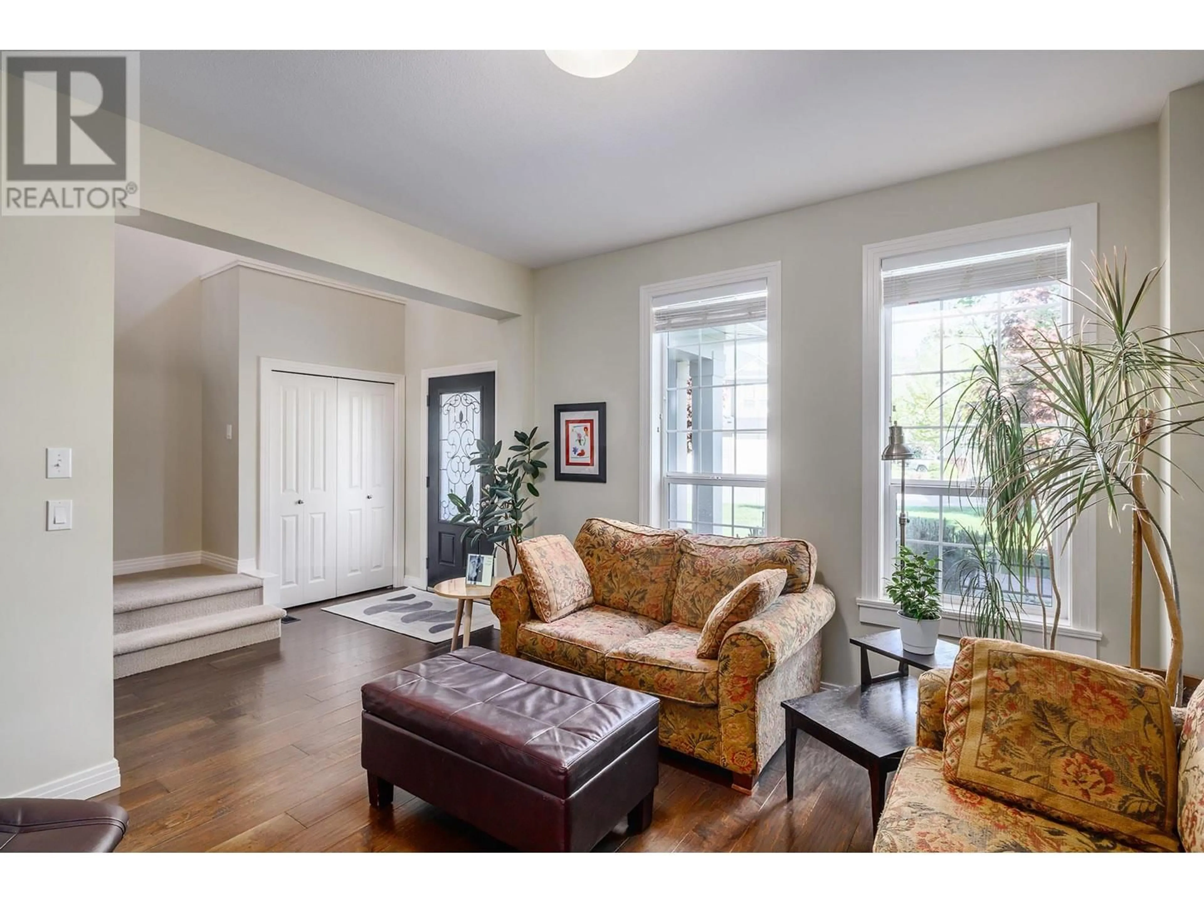 Living room with furniture, unknown for 7 - 328 PROVIDENCE AVENUE, Kelowna British Columbia V1W5A5