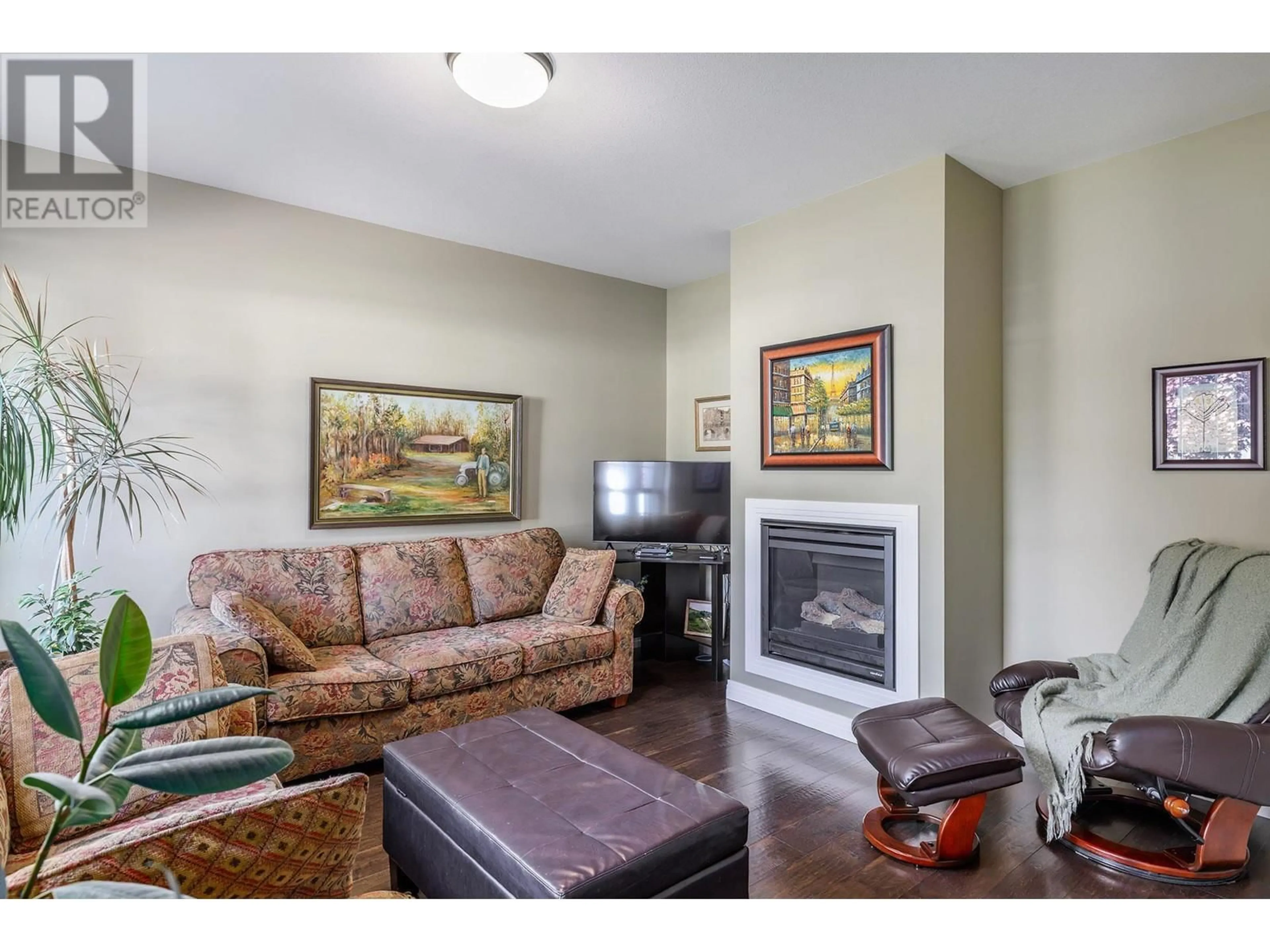 Living room with furniture, unknown for 7 - 328 PROVIDENCE AVENUE, Kelowna British Columbia V1W5A5