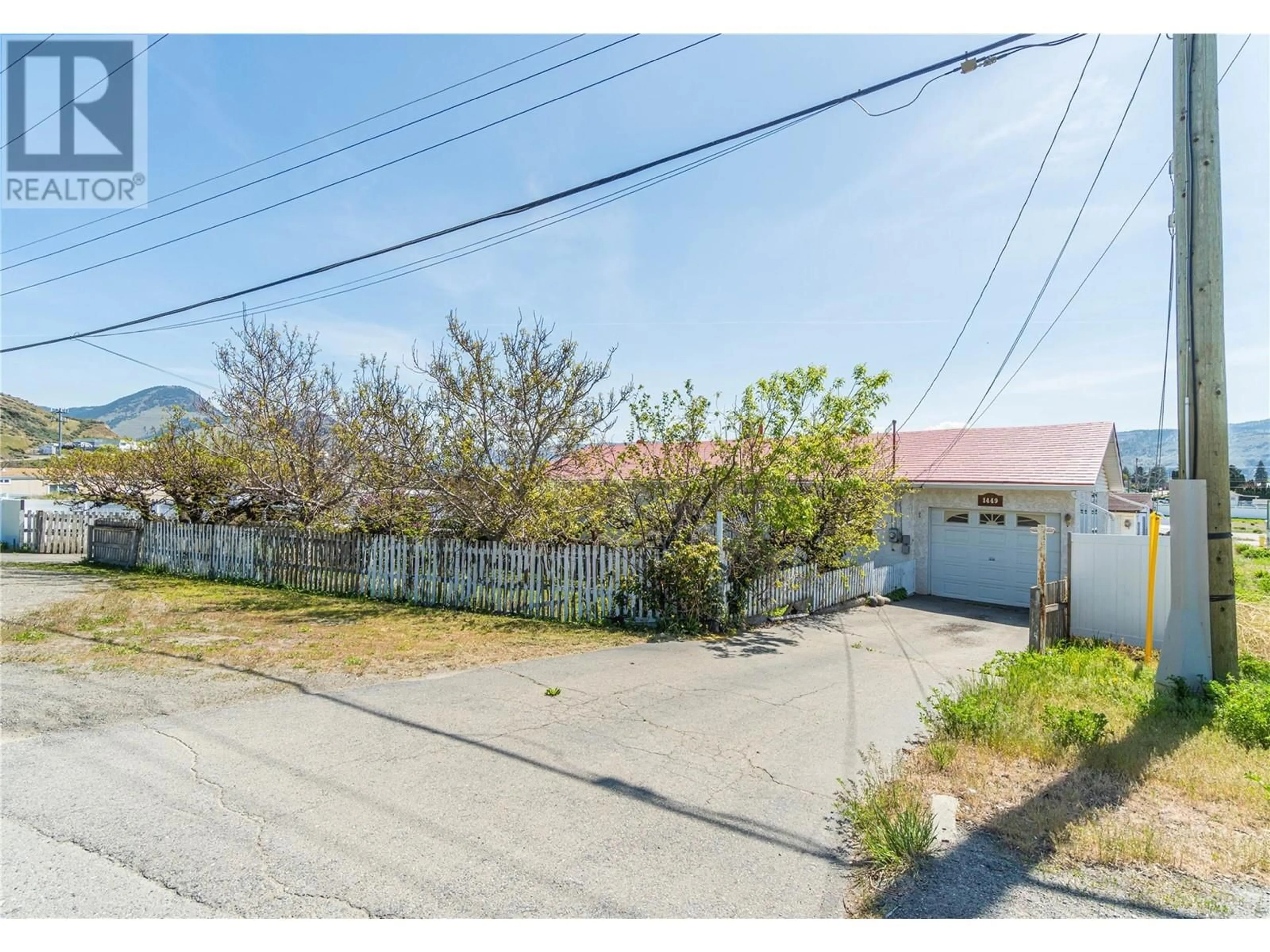 A pic from outside/outdoor area/front of a property/back of a property/a pic from drone, street for 1449 ORD ROAD, Kamloops British Columbia V2B7V2