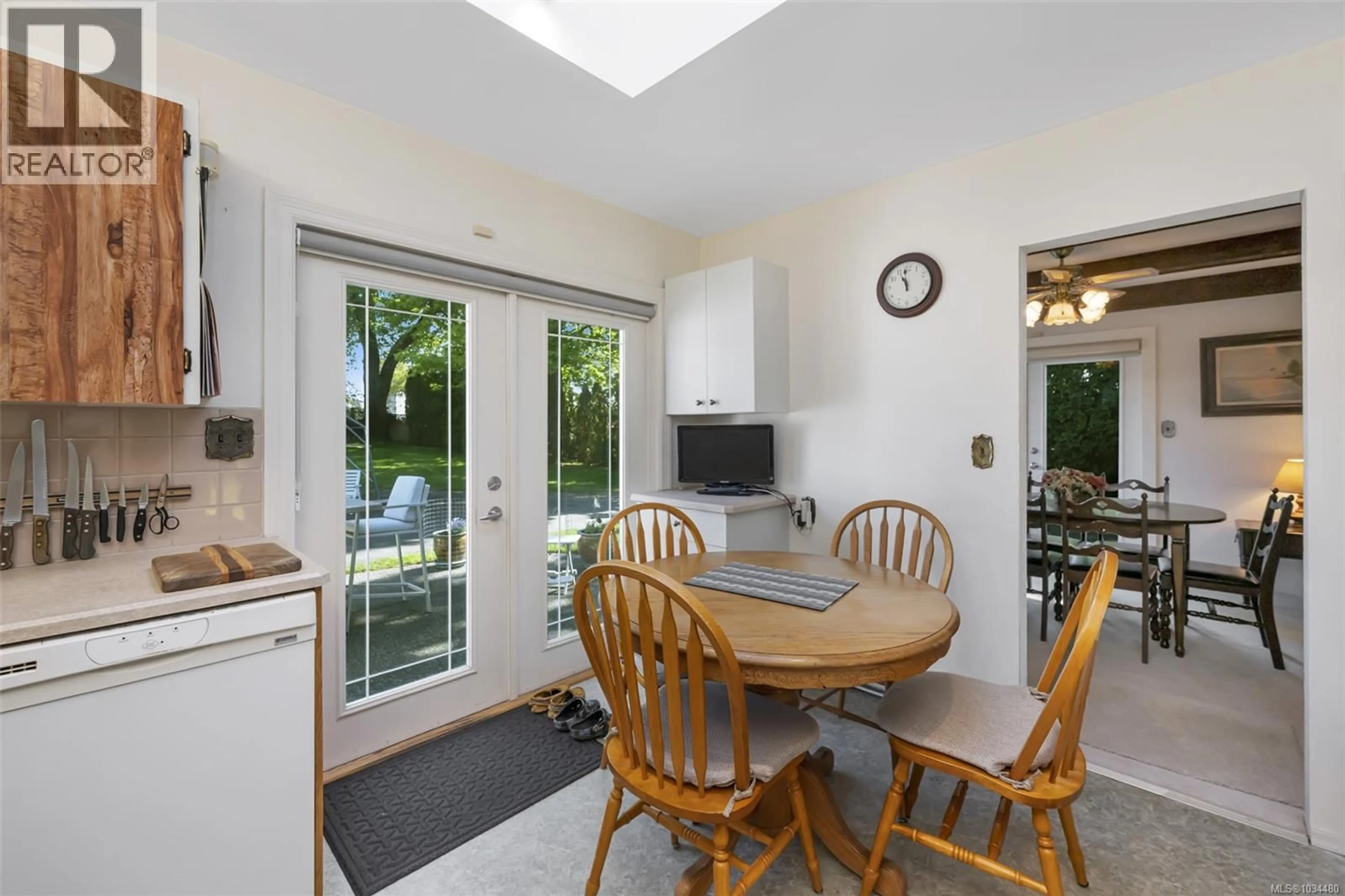 Unknown for 989 ABBEY ROAD, Saanich British Columbia V8Y1L1