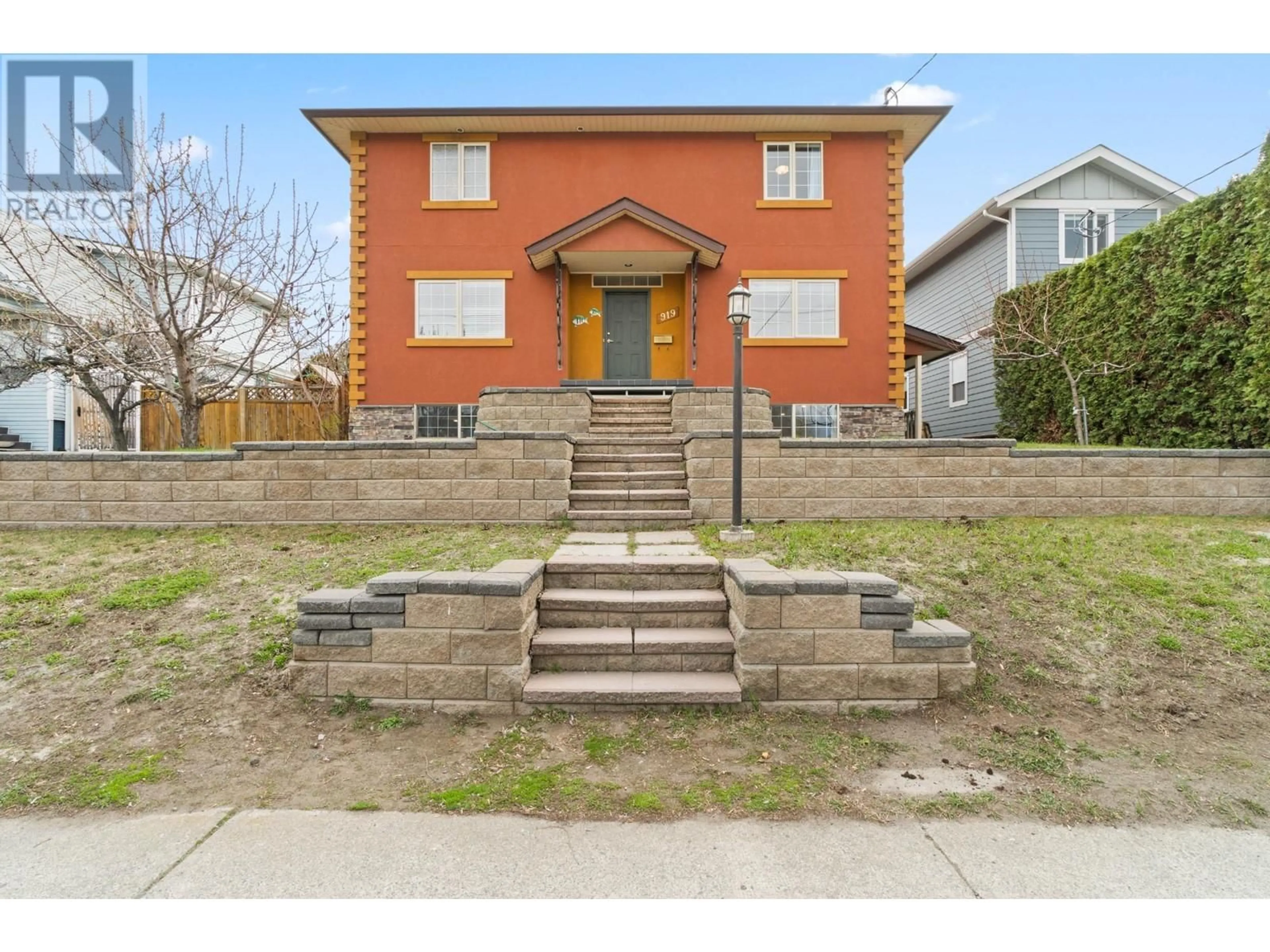 Home with brick exterior material, street for 919 DOMINION STREET, Kamloops British Columbia V2C2Y3