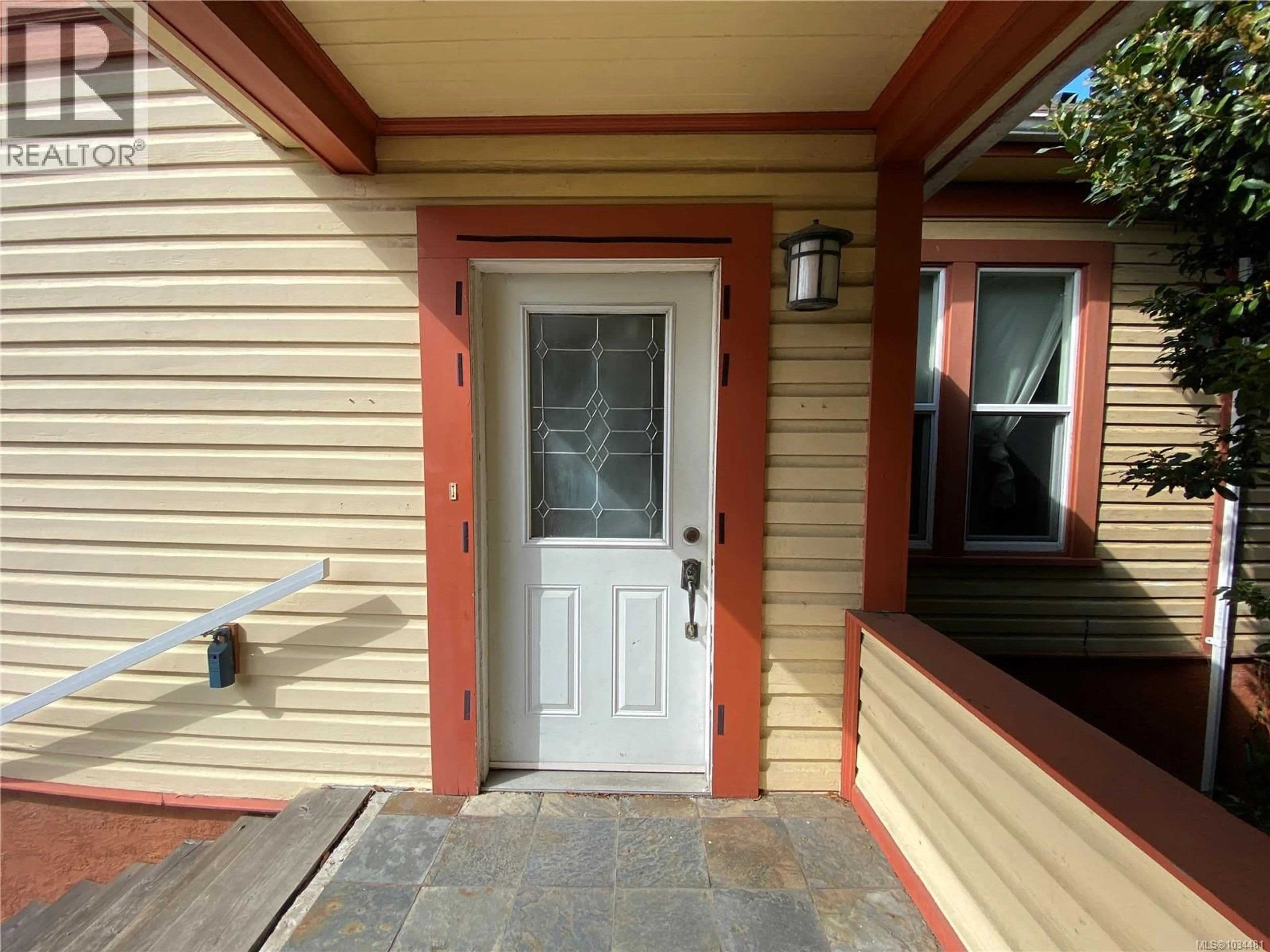 Indoor entryway for 1729 FOUL BAY ROAD, Oak Bay British Columbia V8R5A5
