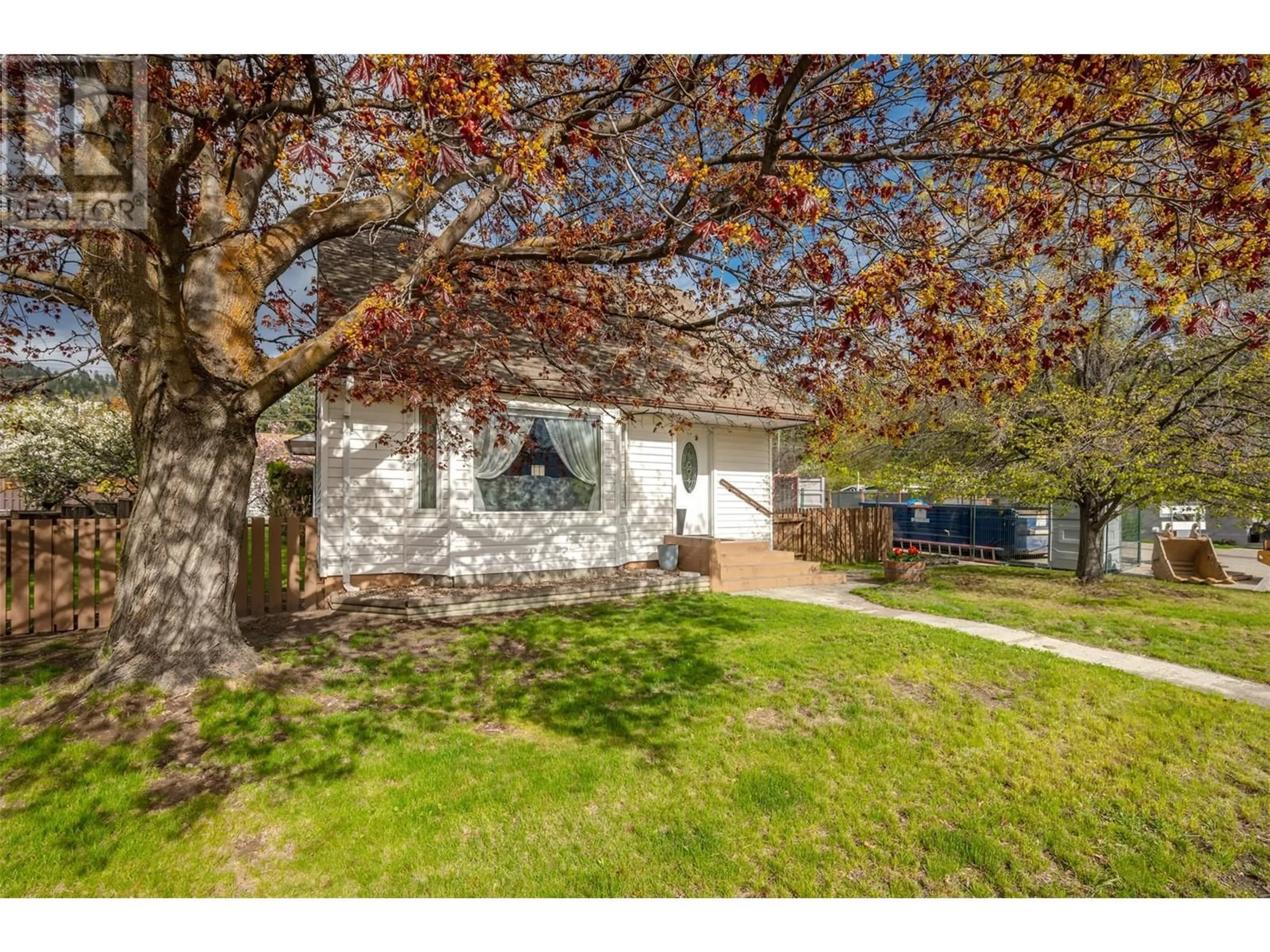 A pic from outside/outdoor area/front of a property/back of a property/a pic from drone, street for 1298 KENSINGTON STREET, Penticton British Columbia V2A4N4