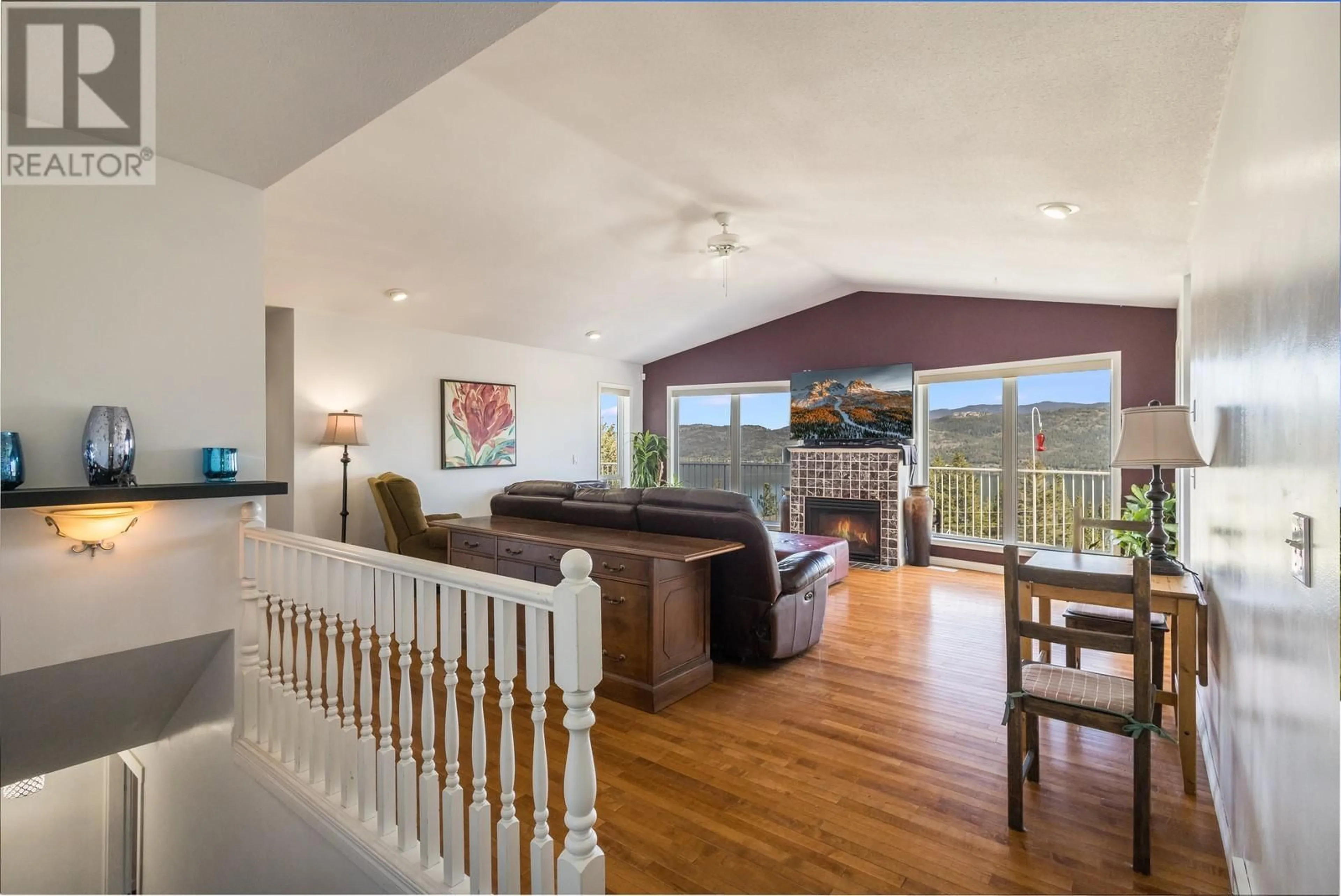 Living room with furniture, unknown for 10434 COLUMBIA WAY, Vernon British Columbia V1H2B5