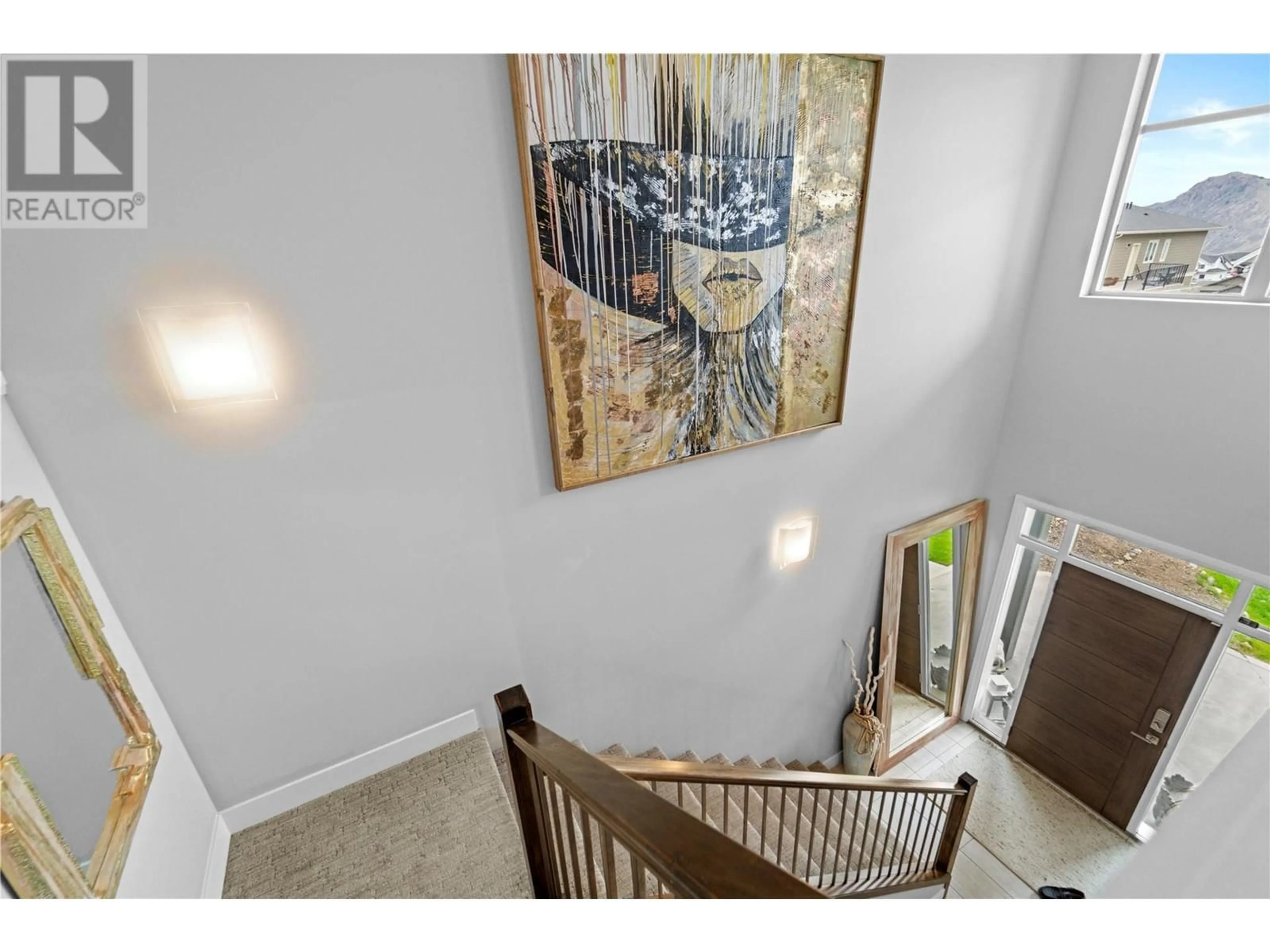 Indoor entryway for 2037 GALORE CRESCENT, Kamloops British Columbia V2E0A7