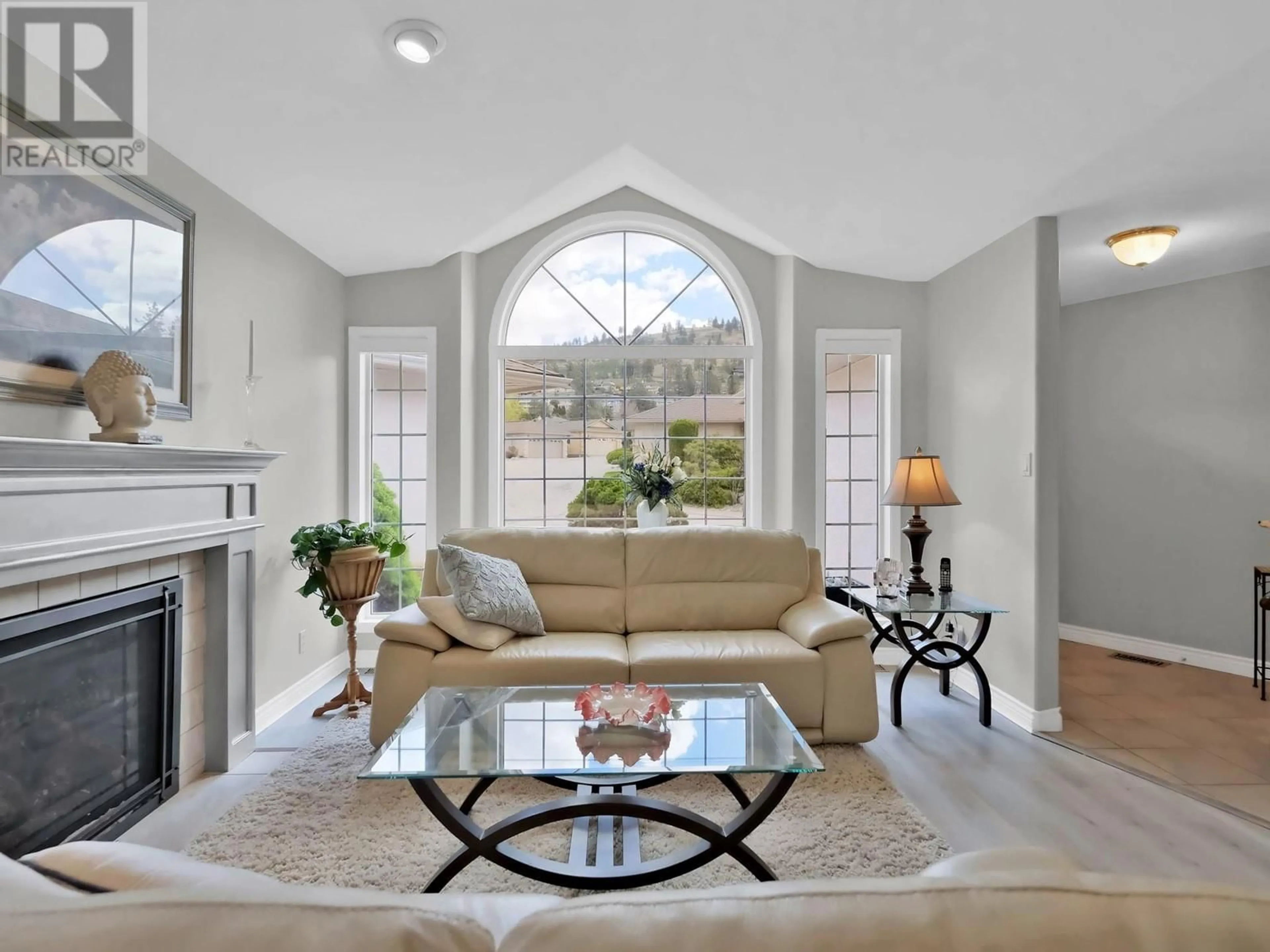 Living room with furniture, unknown for 143 - 1634 CARMI AVENUE, Penticton British Columbia V2A8K5