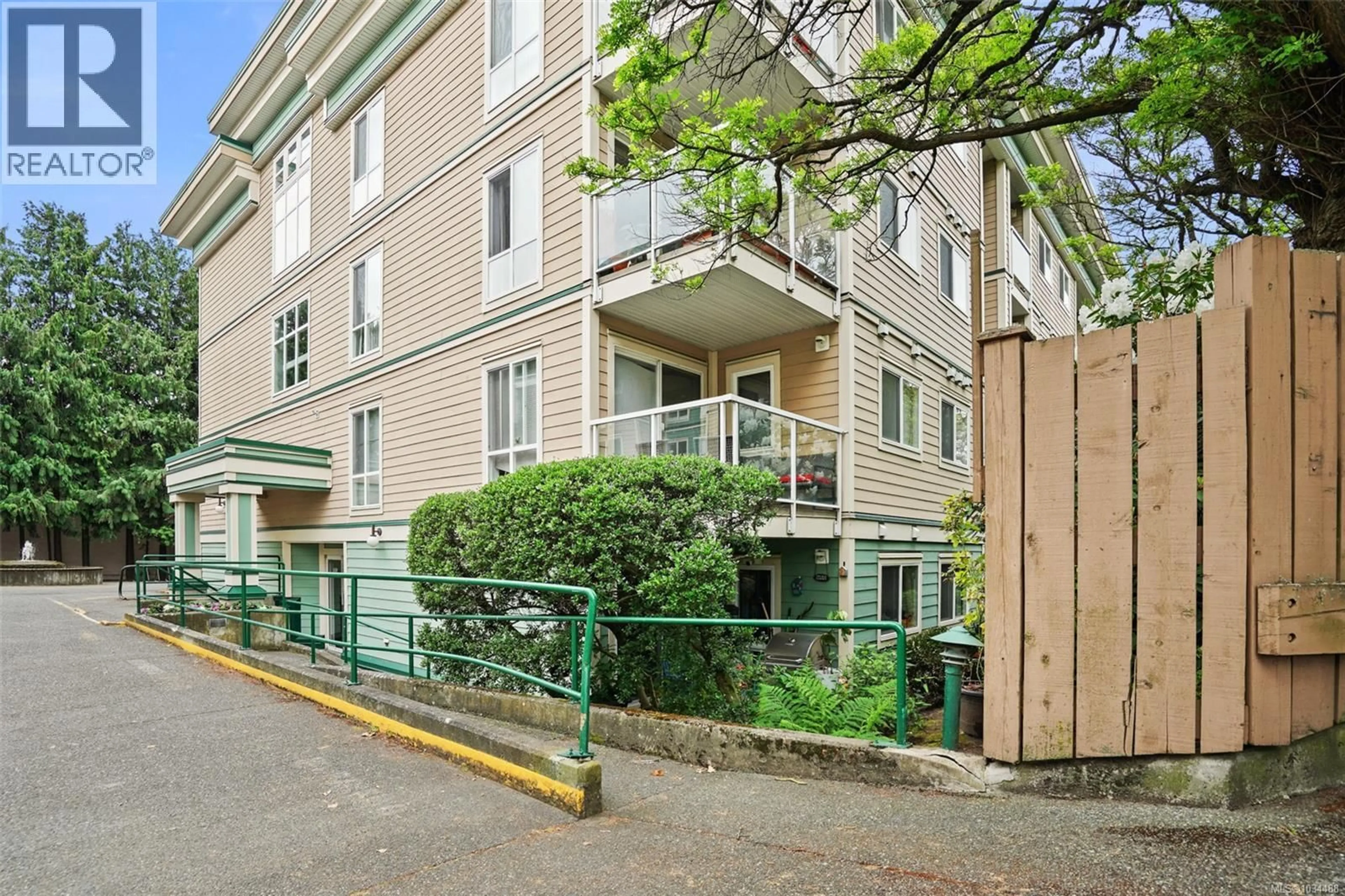 Patio, street for 408 - 649 BAY STREET, Victoria British Columbia V8T5H8