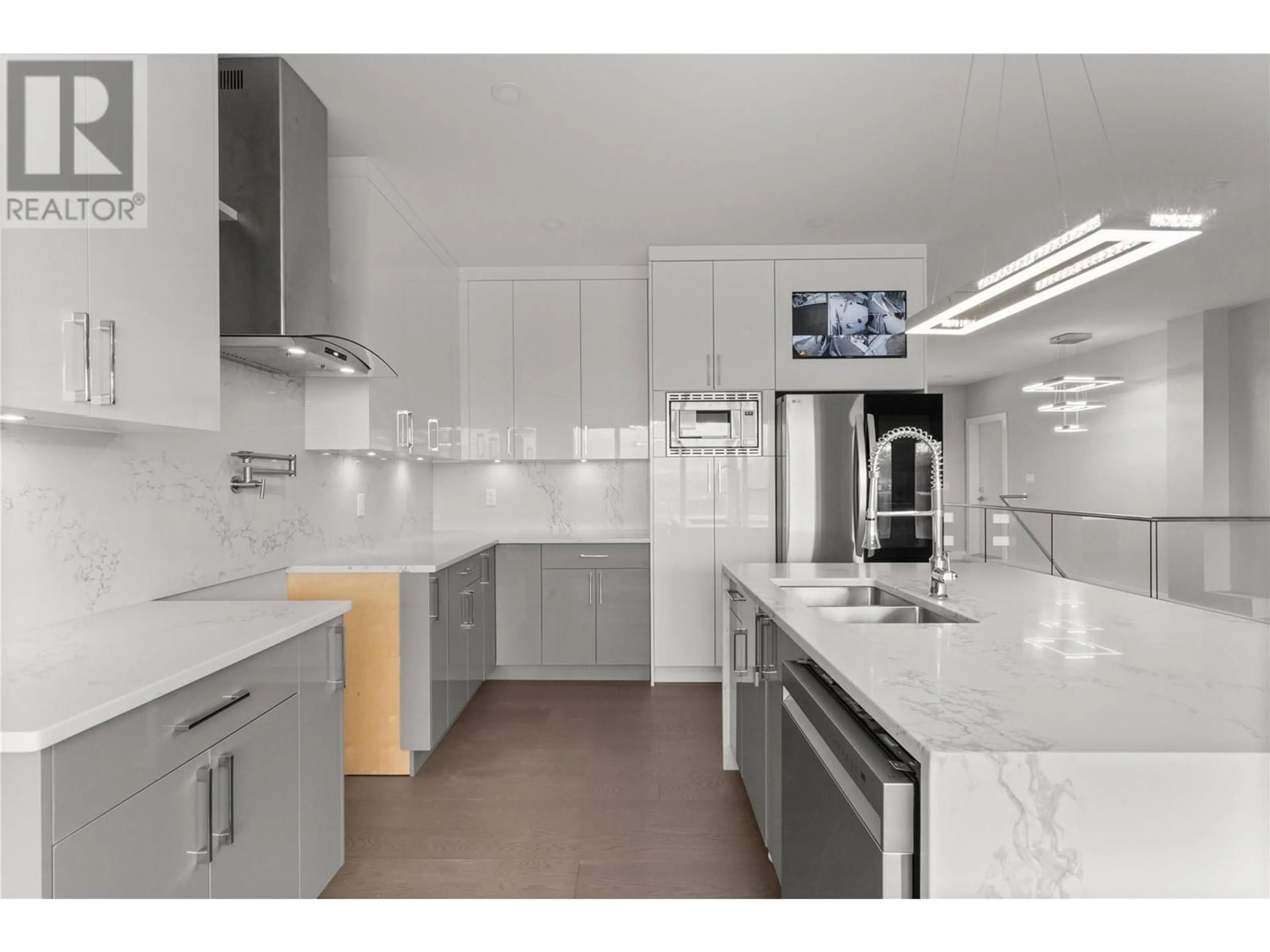 Contemporary kitchen, ceramic/tile floor for 3559 GOLDIE WAY, West Kelowna British Columbia V4T1A3