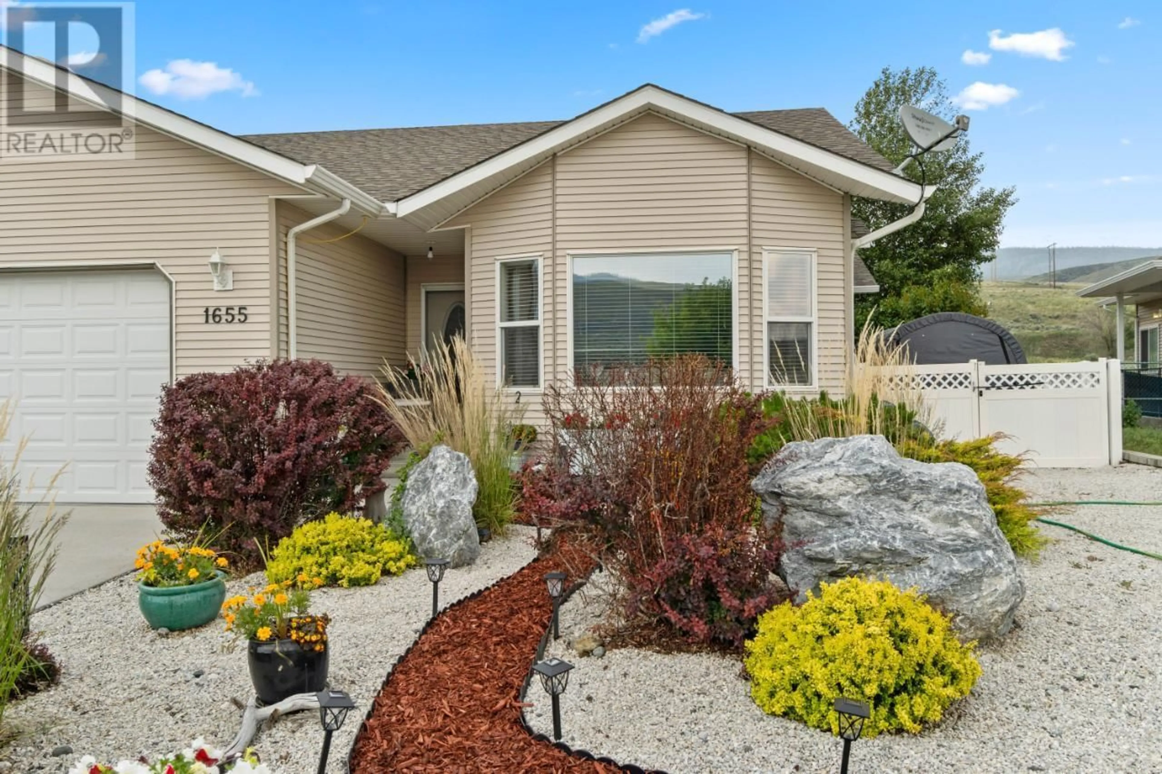Home with vinyl exterior material, unknown for 1655 WOODBURN DRIVE, Cache Creek British Columbia V0K1H0