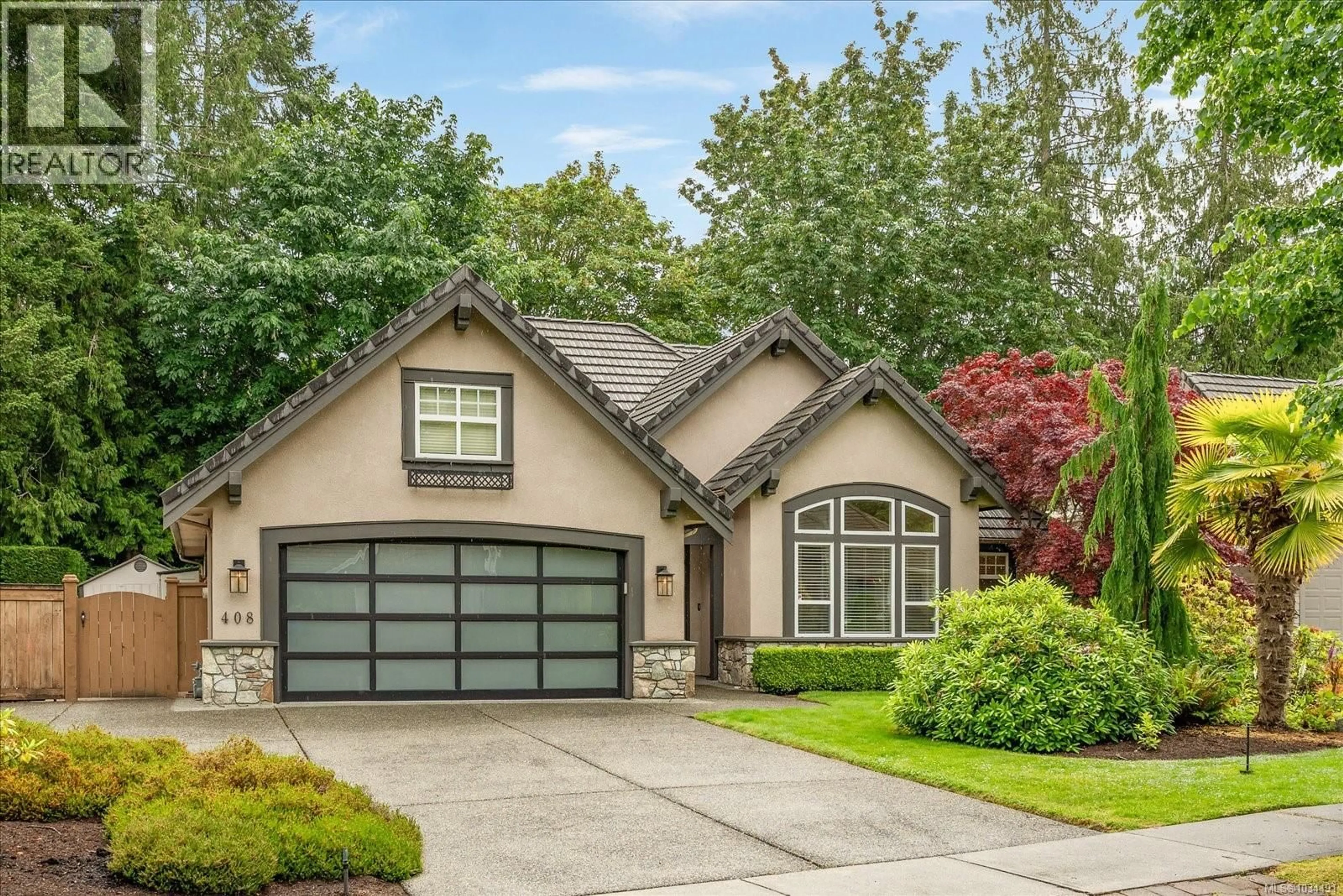 Home with vinyl exterior material, street for 408 PARK RIDGE PLACE, Qualicum Beach British Columbia V9K2S6