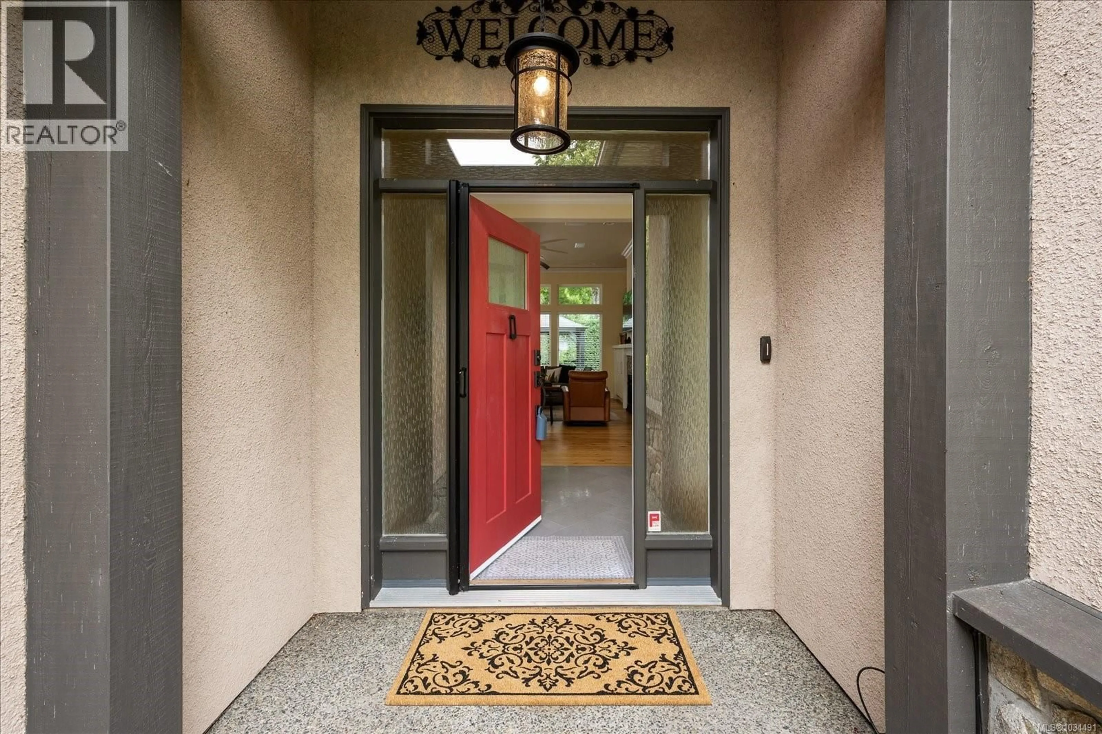 Indoor foyer for 408 PARK RIDGE PLACE, Qualicum Beach British Columbia V9K2S6