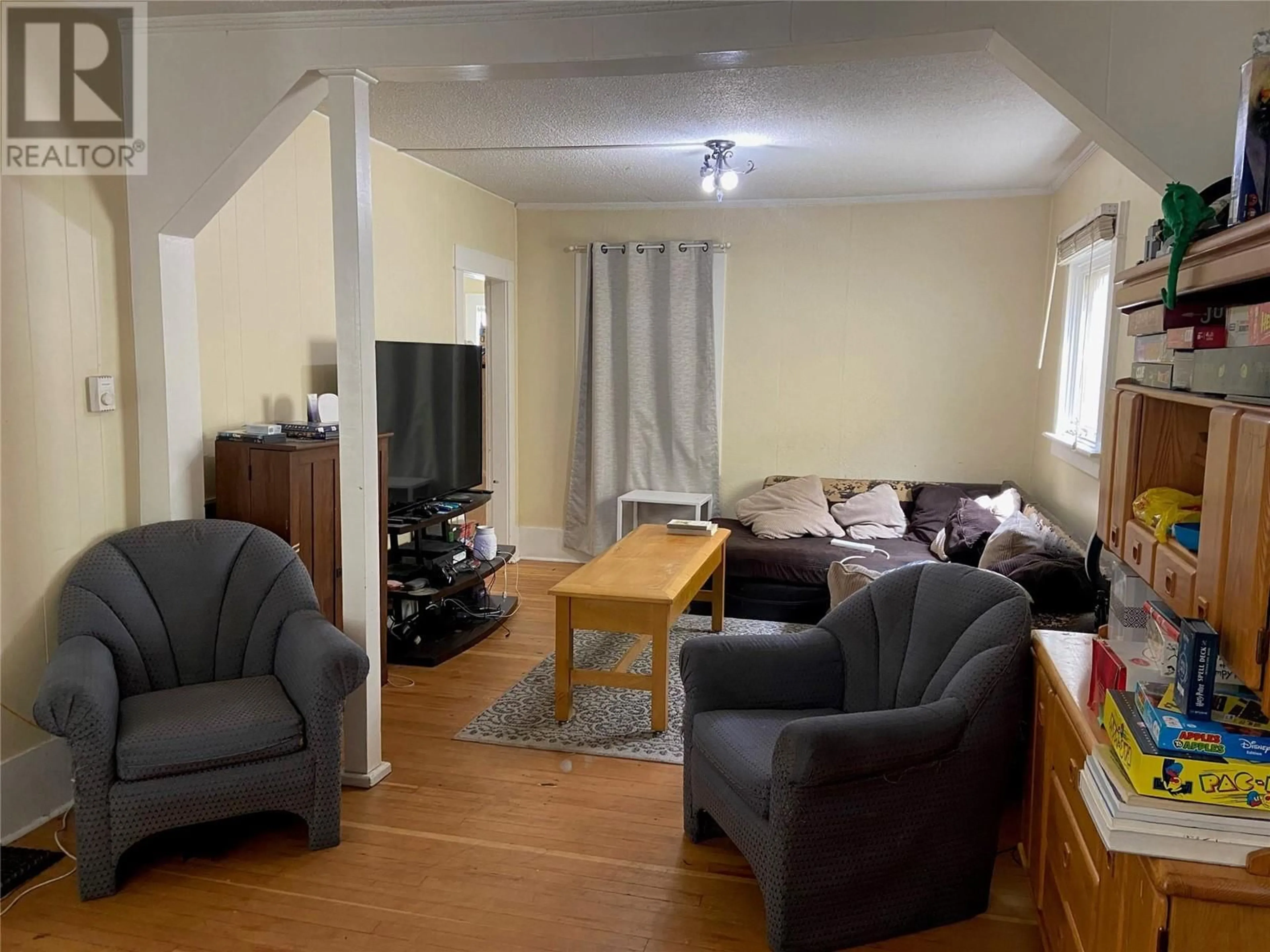 Living room with furniture, unknown for 1205 GREEN AVENUE, Trail British Columbia V1R4J9