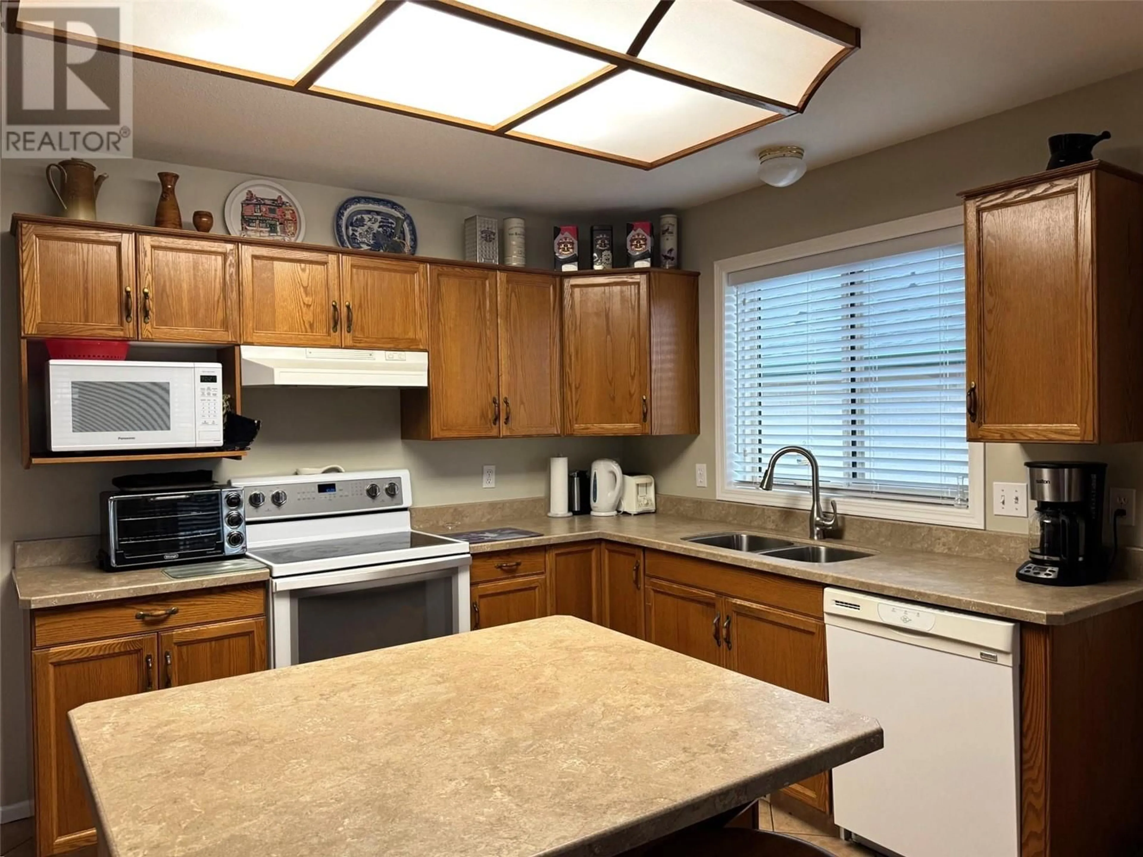 Standard kitchen, ceramic/tile floor for 431 - 2330 BUTT ROAD, Westbank British Columbia V4T2L3