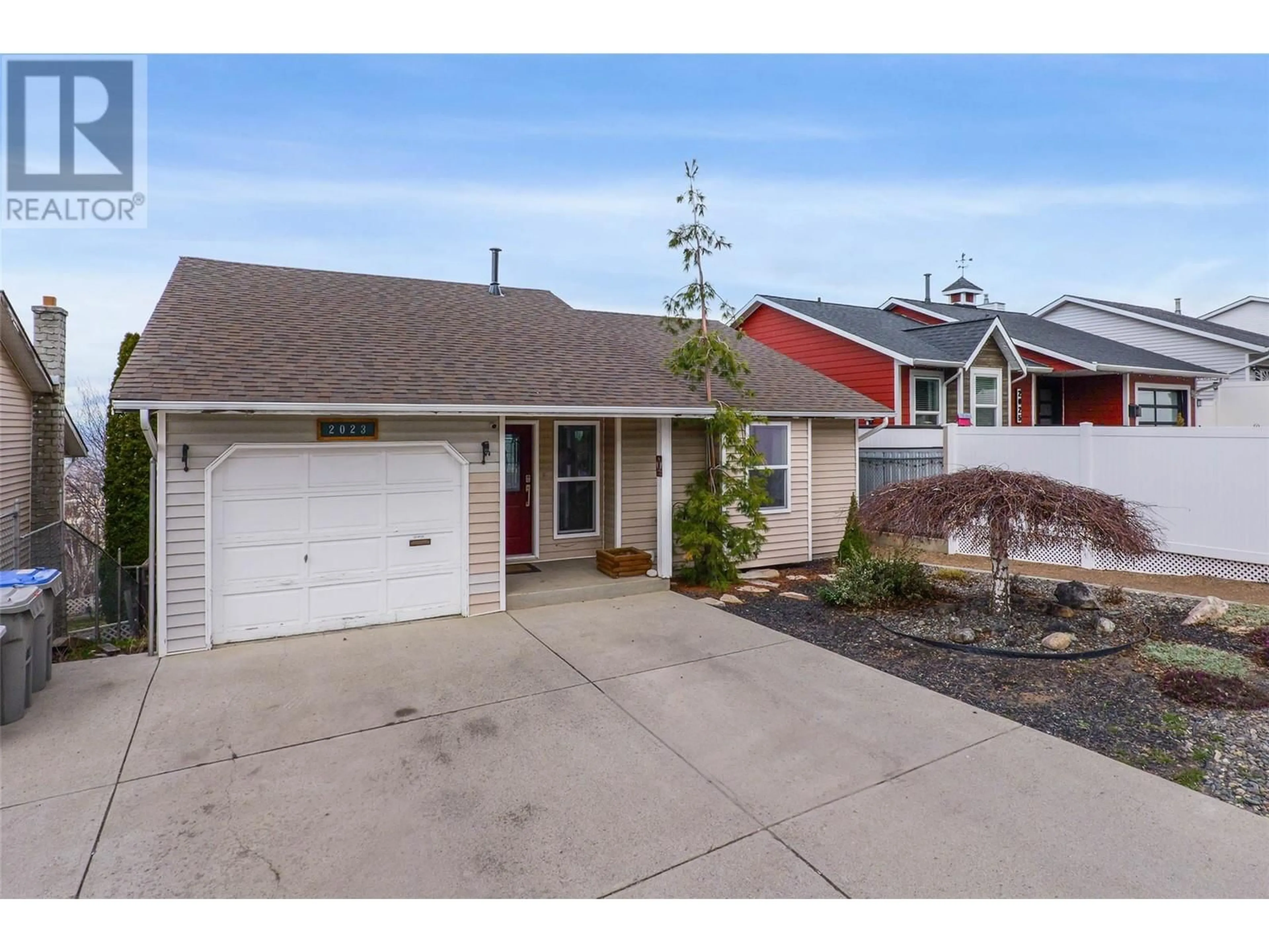 Home with vinyl exterior material, street for 2023 VAN HORNE DRIVE, Kamloops British Columbia V1S1G8