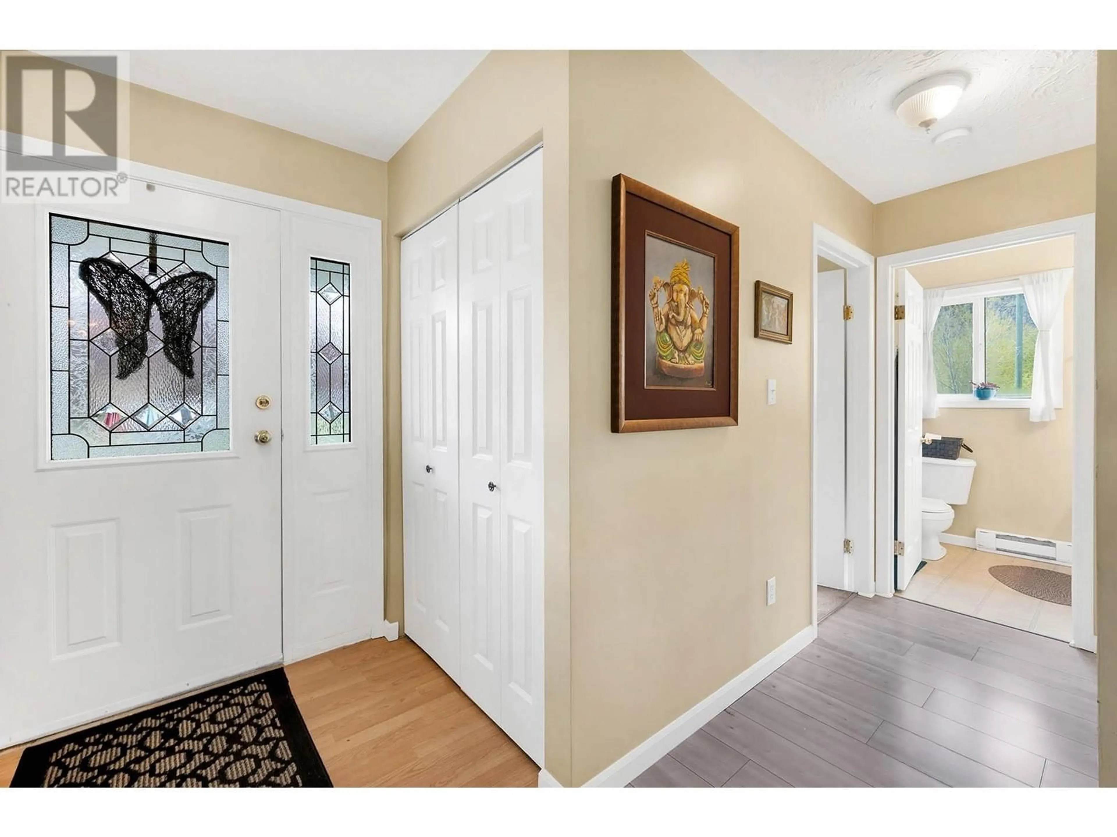 Indoor entryway for 3652 HART ROAD, Barriere British Columbia V0E1E0