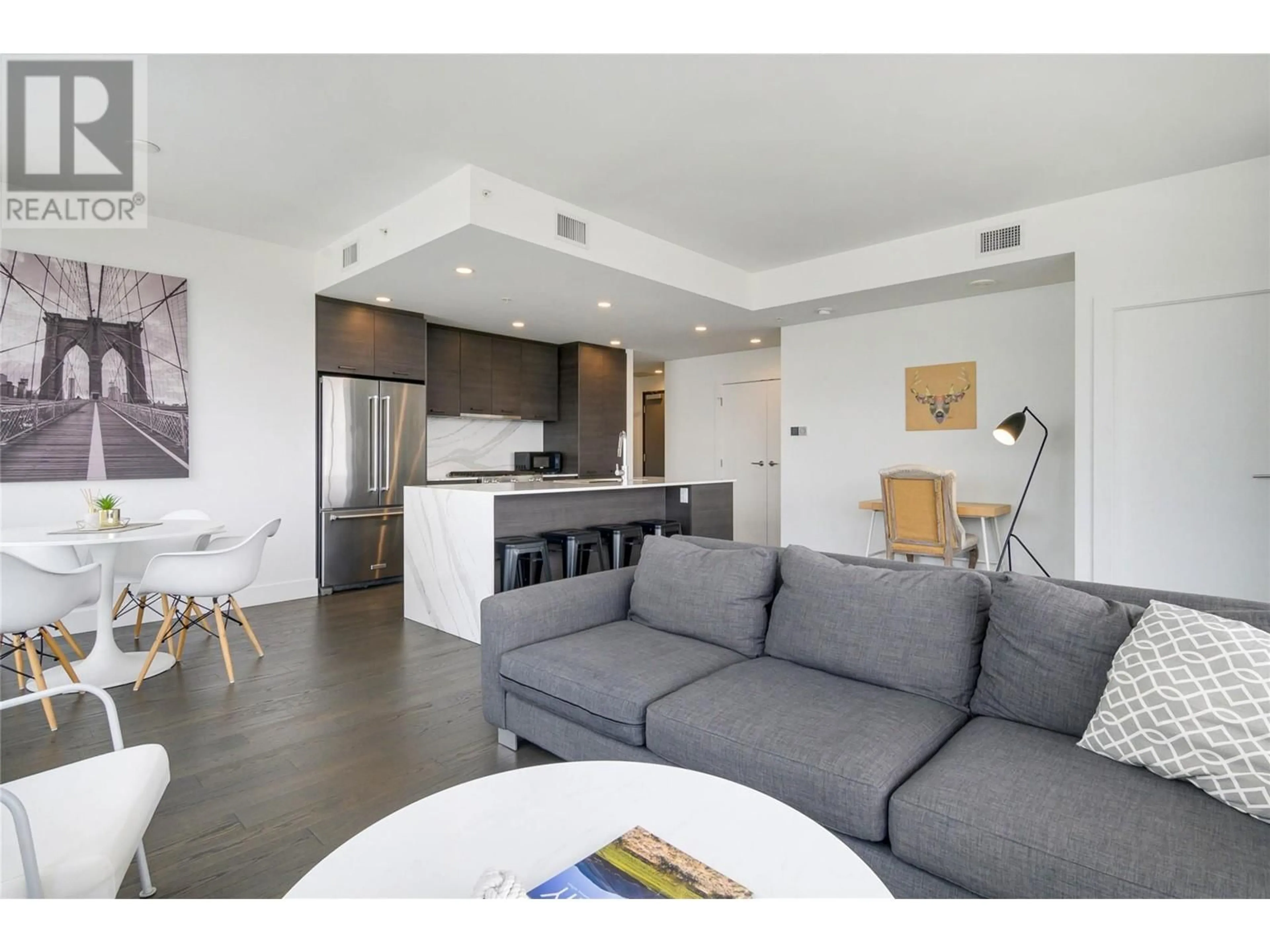 Living room with furniture, unknown for 1505 - 1191 SUNSET DRIVE, Kelowna British Columbia V1Y0J4