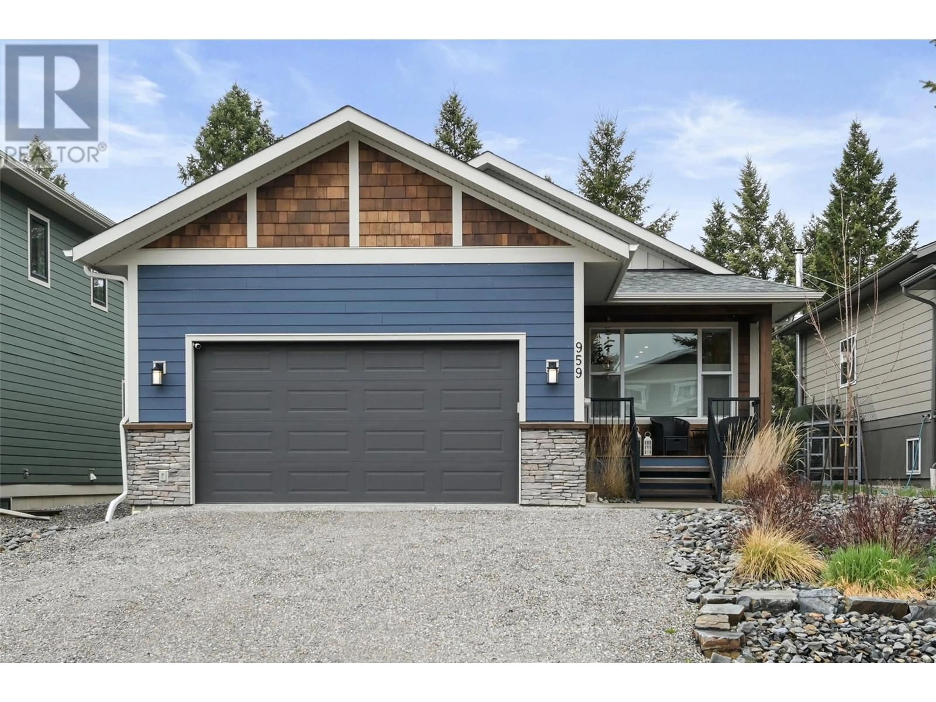 Home with vinyl exterior material, street for 959 COPPER POINT WAY, Invermere British Columbia V0A1K3