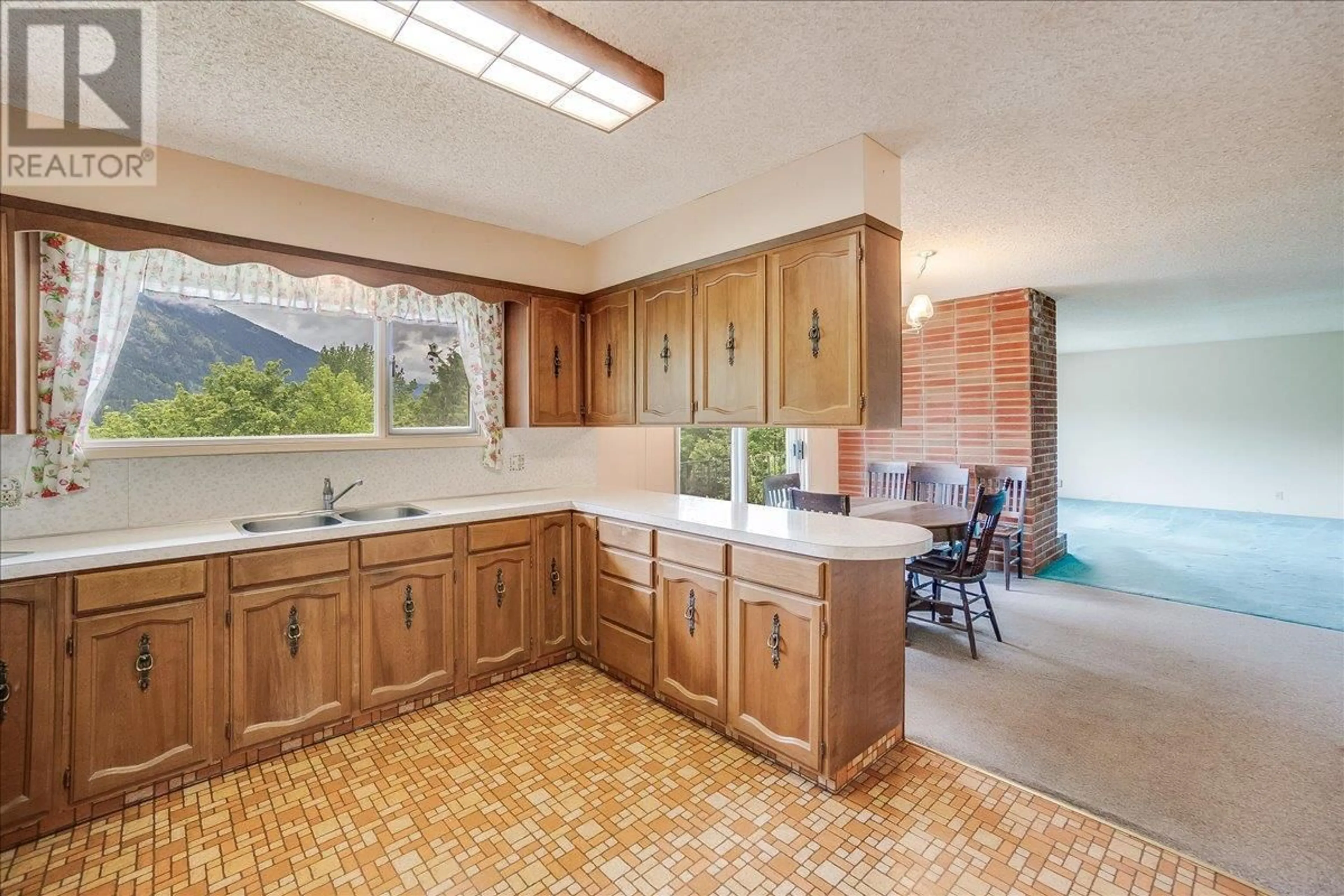 Unknown for 602 WASSON STREET, Nelson British Columbia V1L3G7
