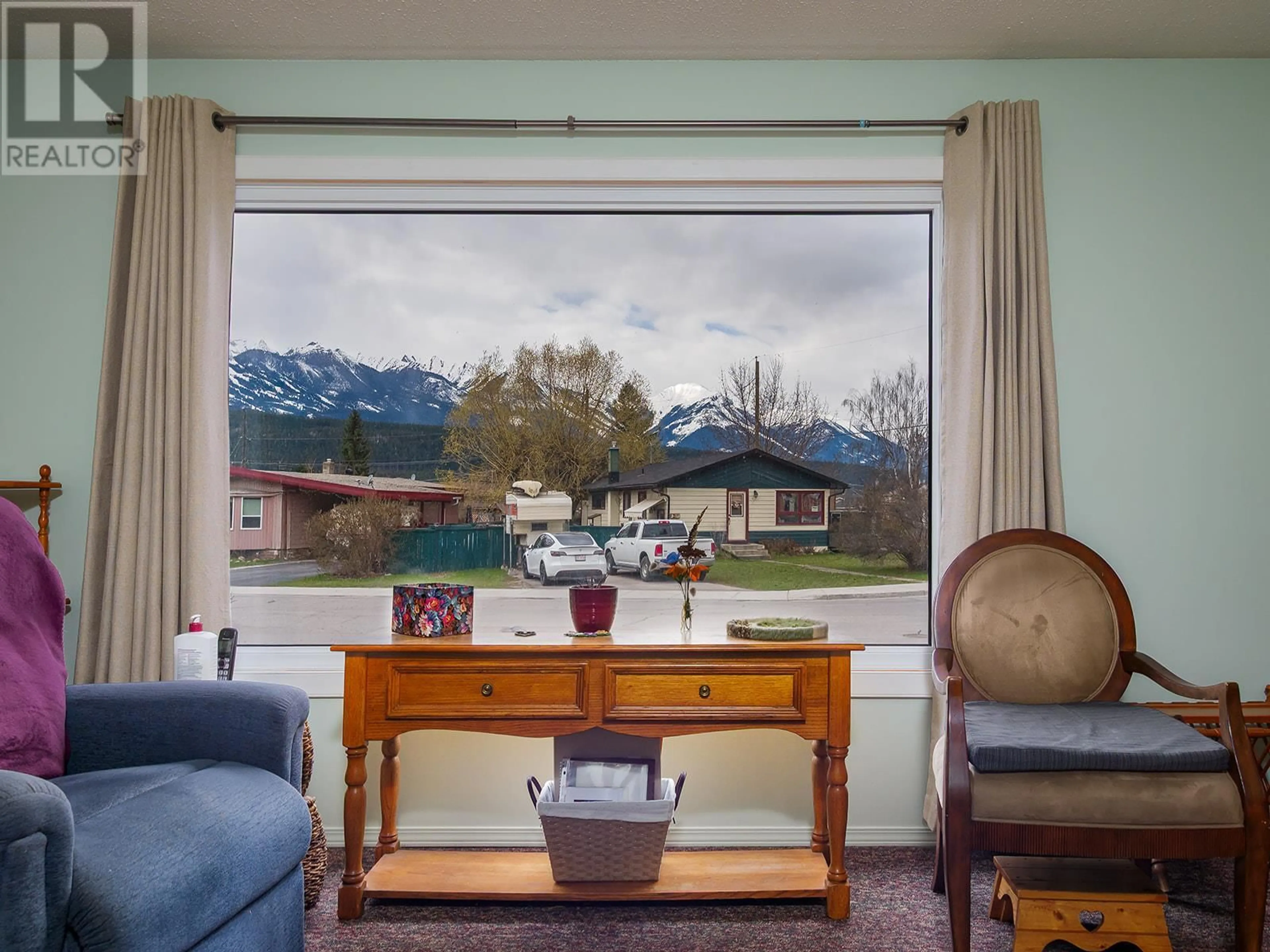 Living room with furniture, unknown for 1204 ALEXANDER DRIVE, Golden British Columbia V0A1H0