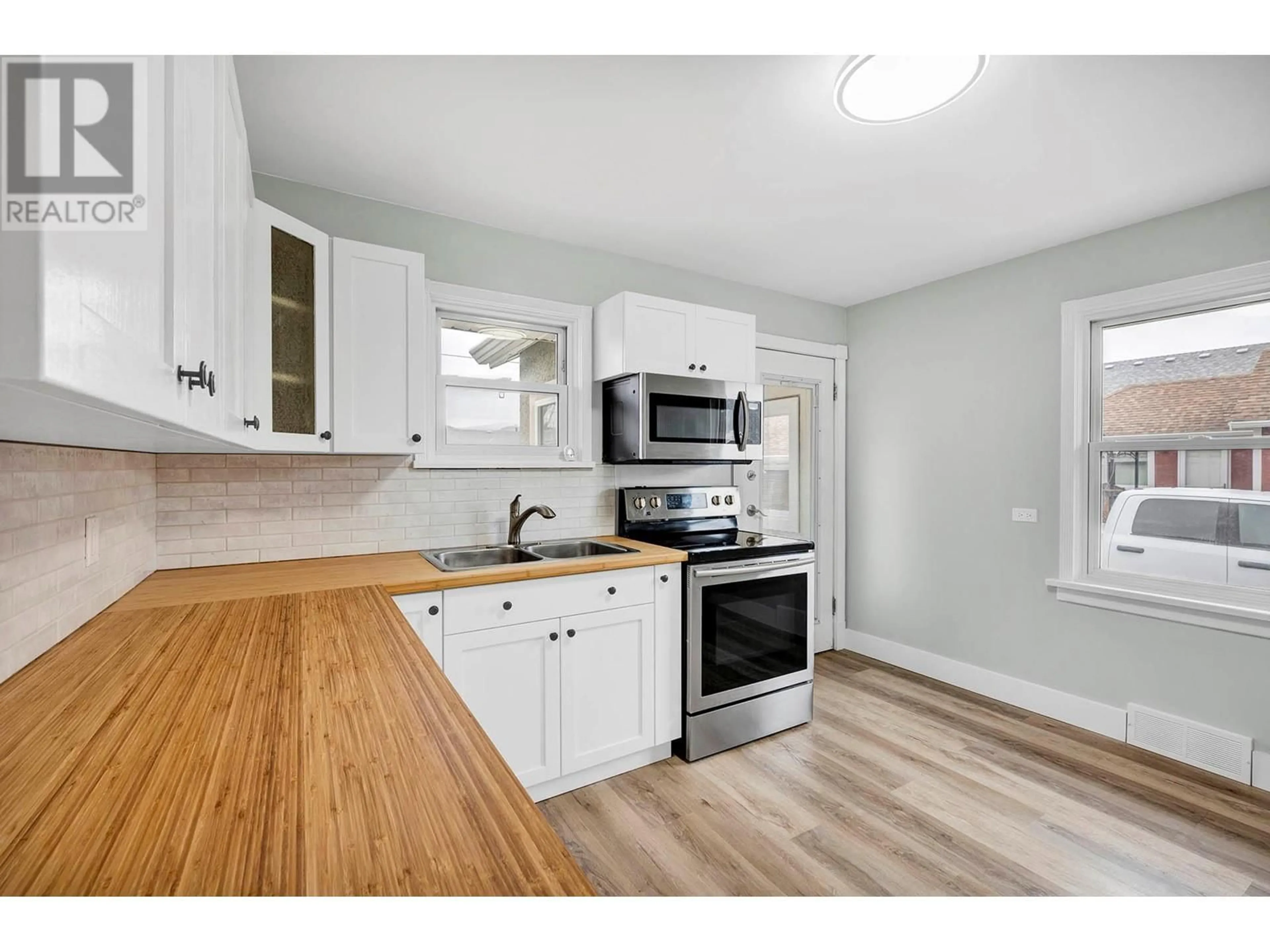 Standard kitchen, wood/laminate floor for 146 MARCEL STREET, Kamloops British Columbia V2B4C3