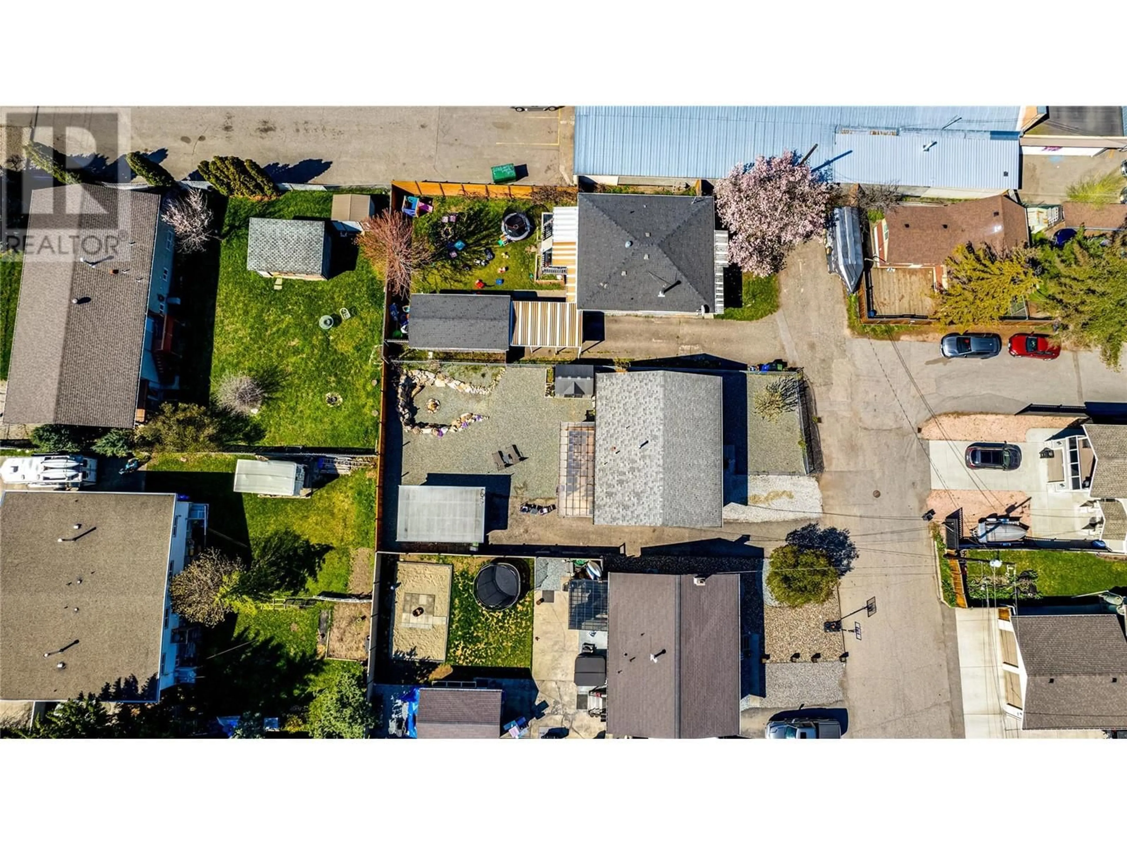 A pic from outside/outdoor area/front of a property/back of a property/a pic from drone, street for 3508 24A AVENUE, Vernon British Columbia V1T1M3