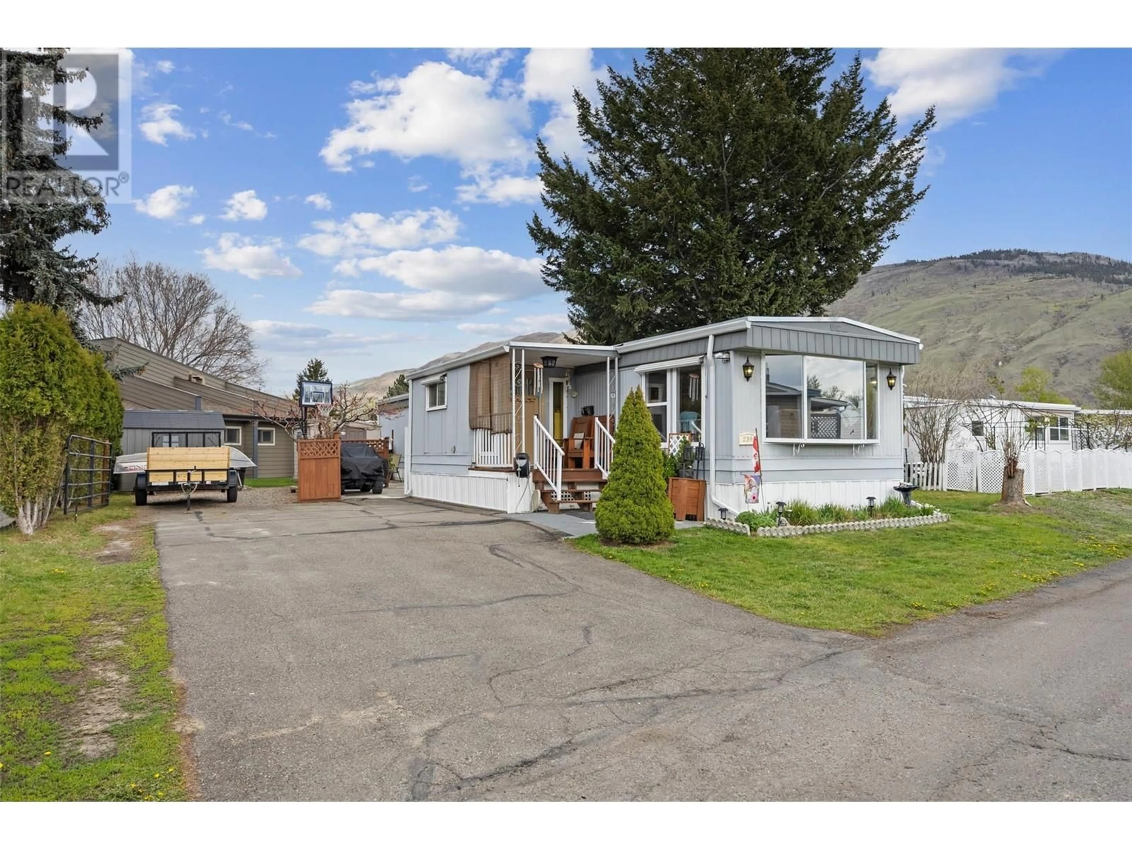 Home with vinyl exterior material, street for 239 - 2400 OAKDALE WAY, Kamloops British Columbia V2B6W7