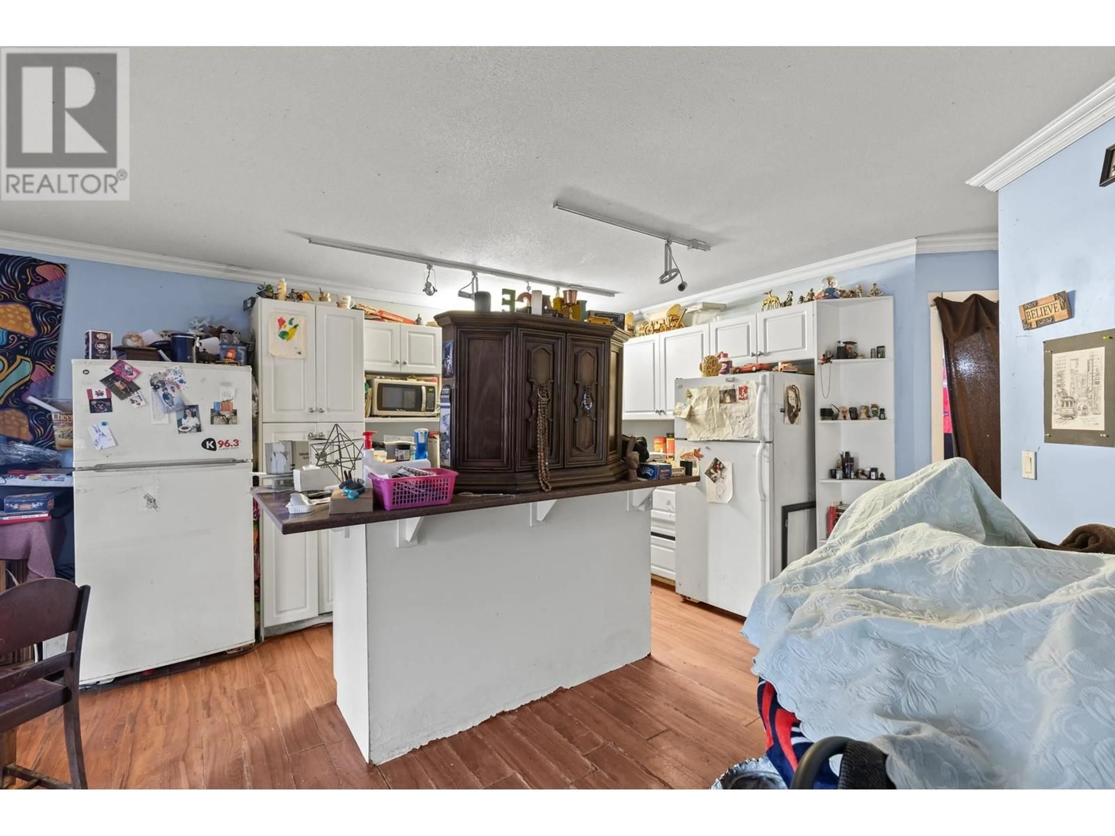 Open concept kitchen, unknown for 490C HEIN ROAD, Kelowna British Columbia V1X4A3
