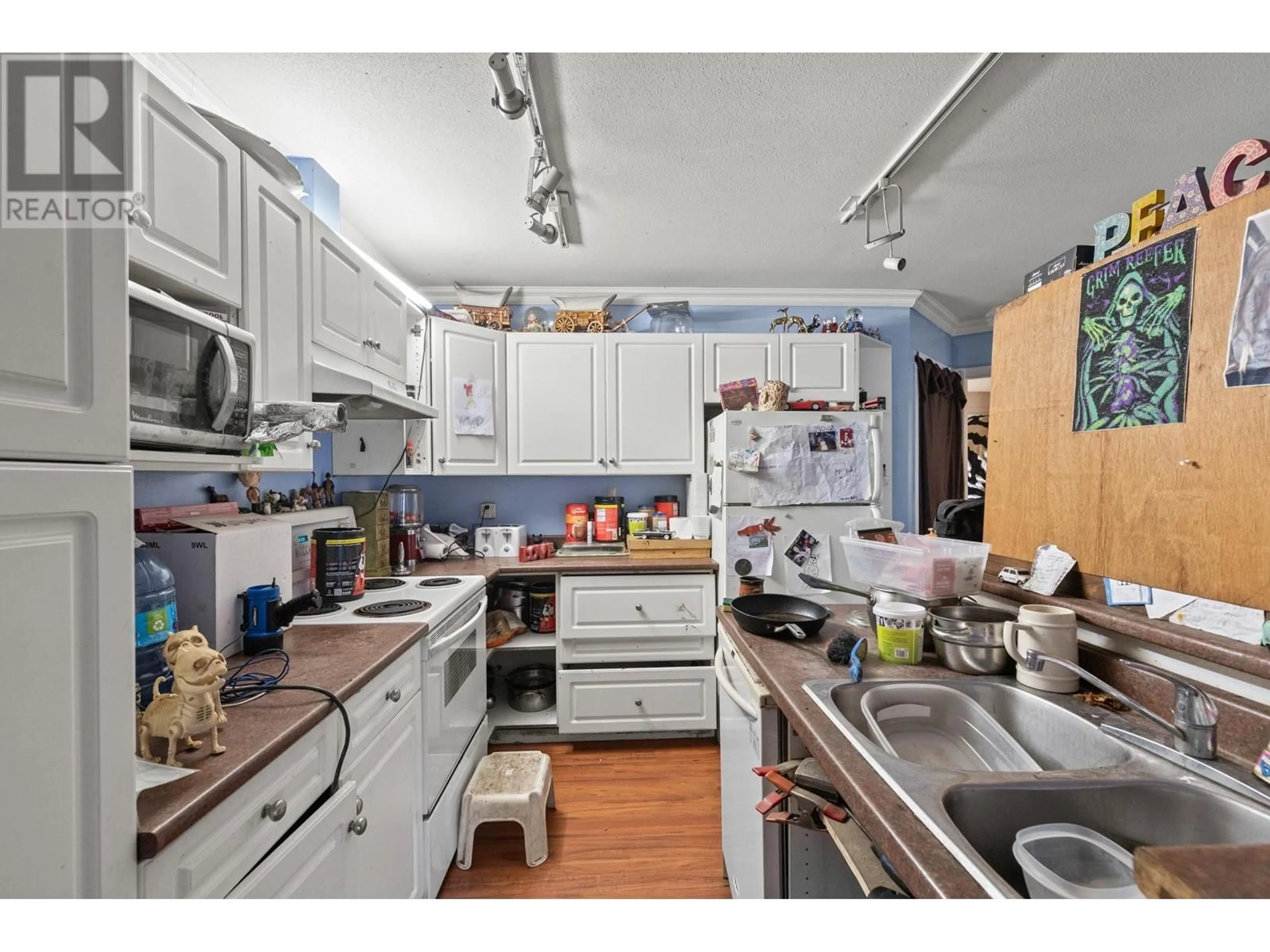 Standard kitchen, unknown for 490C HEIN ROAD, Kelowna British Columbia V1X4A3