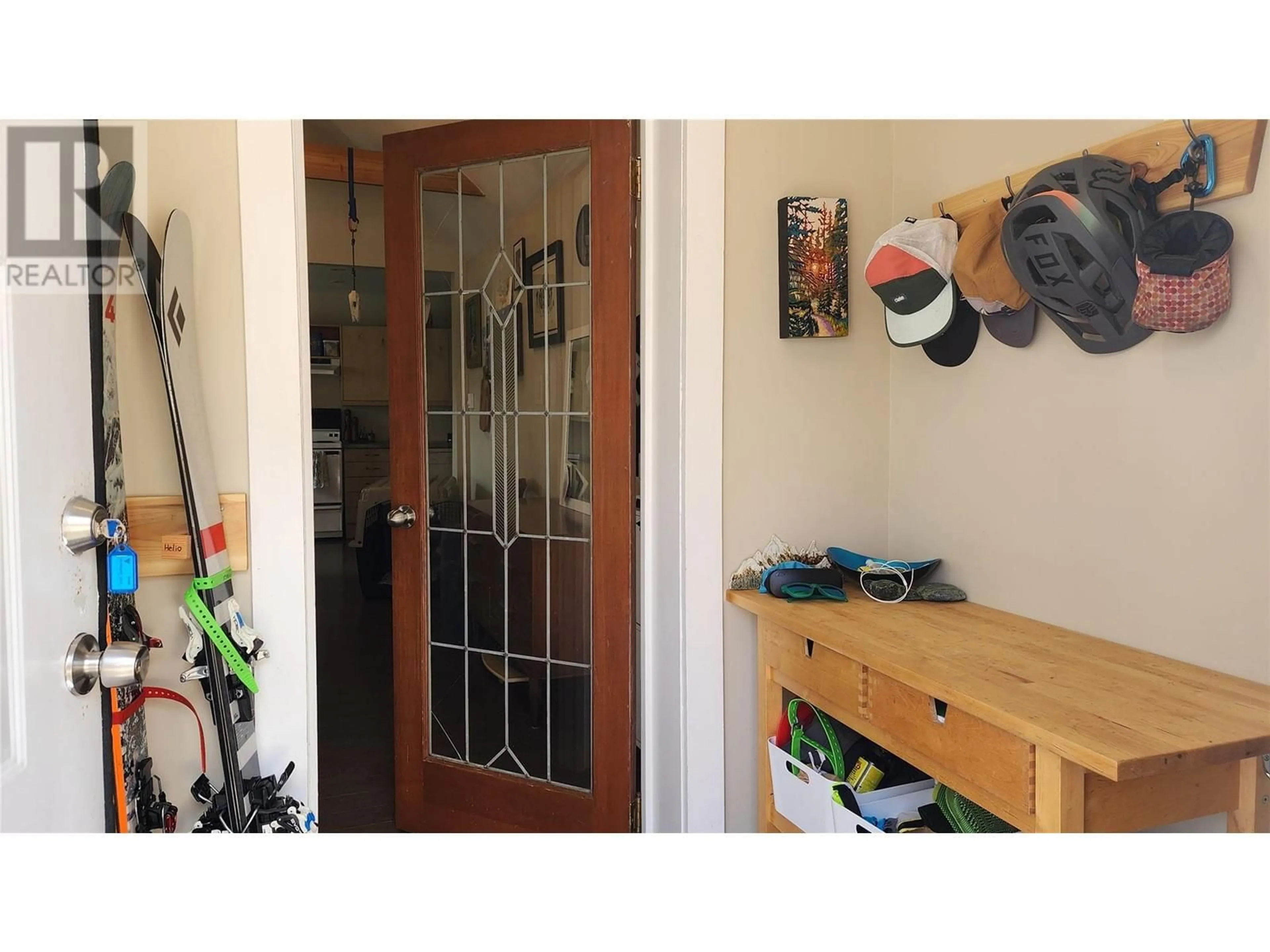 Indoor entryway for 2165 SPOKANE STREET, Rossland British Columbia V0G1Y0