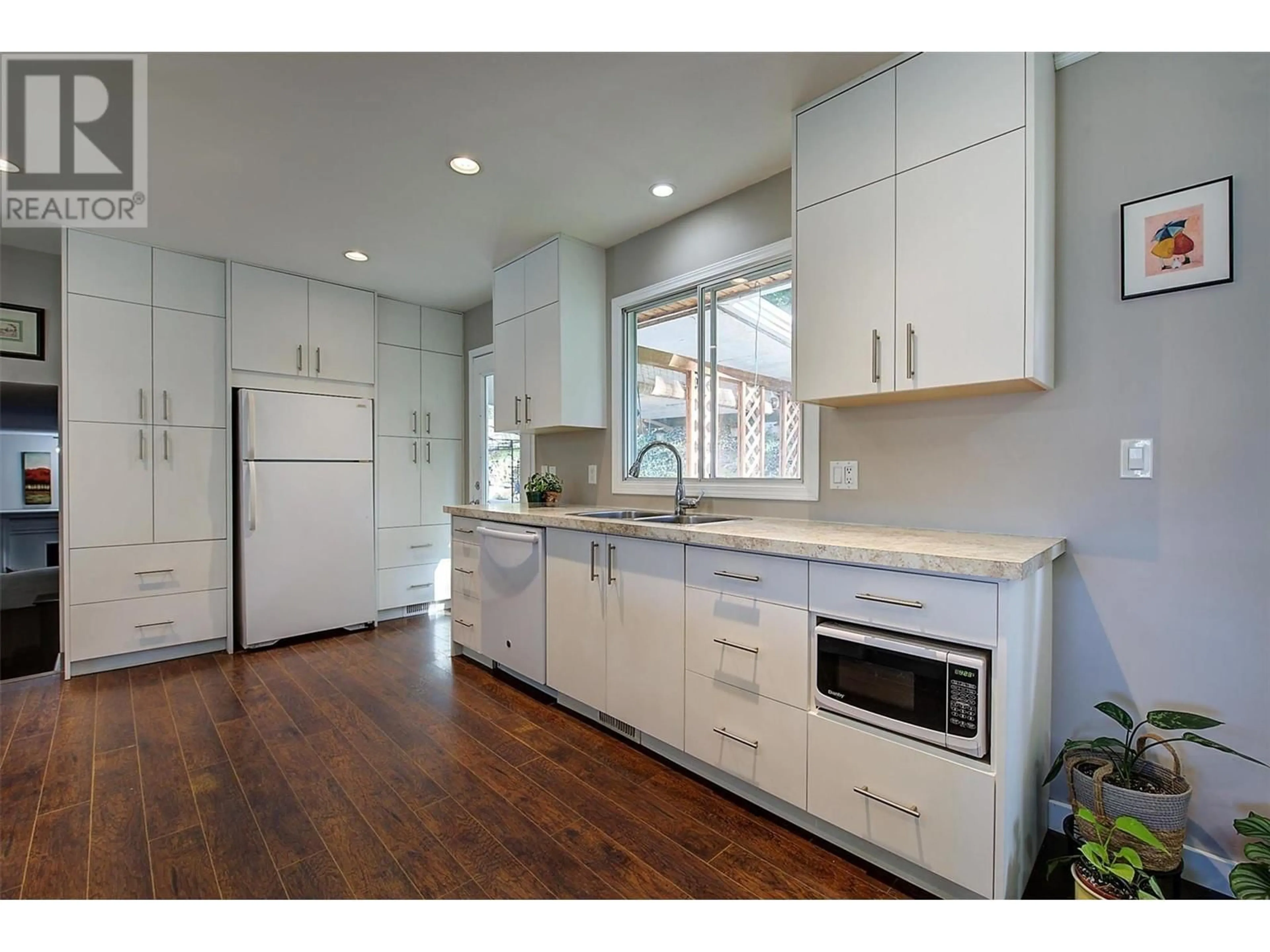 Open concept kitchen, unknown for 1363 PONDEROSA ROAD, West Kelowna British Columbia V1Z1M8
