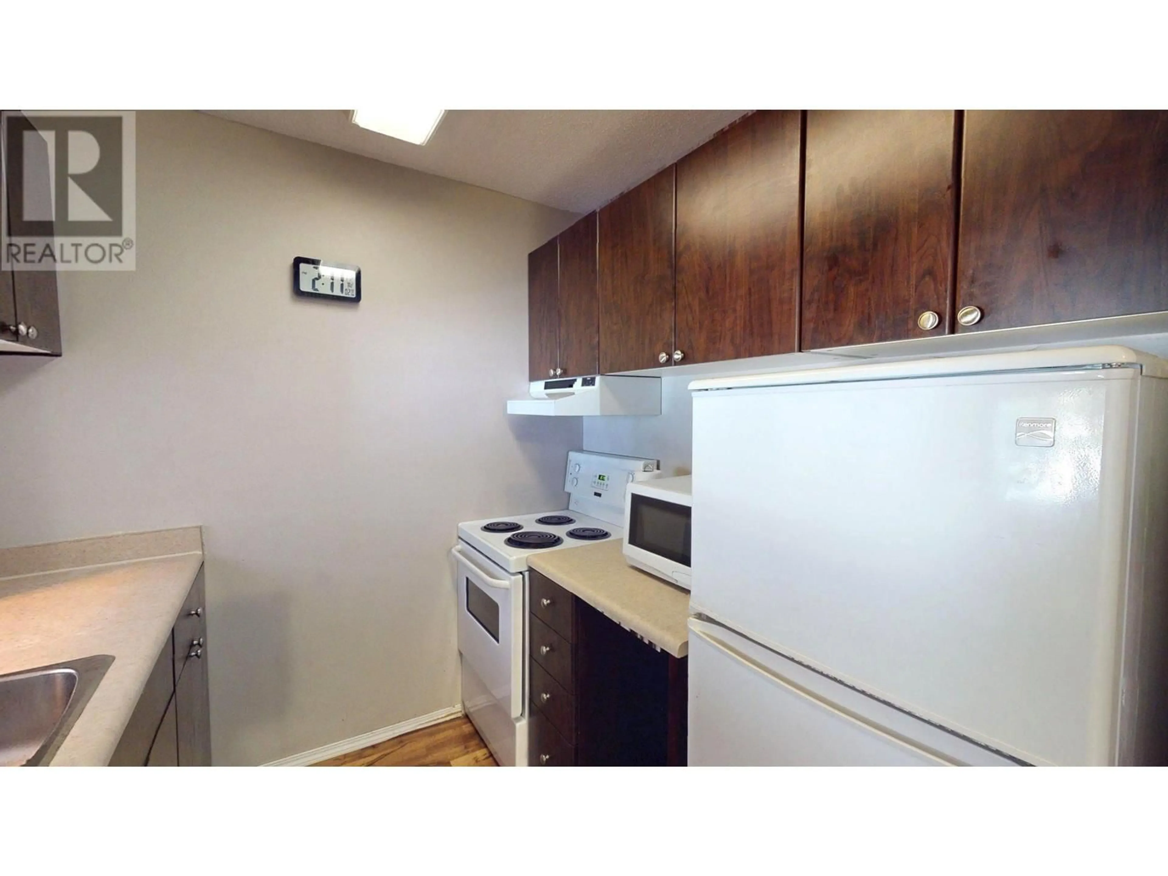 Standard kitchen, unknown for 206A - 1802 ALPINE DRIVE, Elkford British Columbia V0B1H0