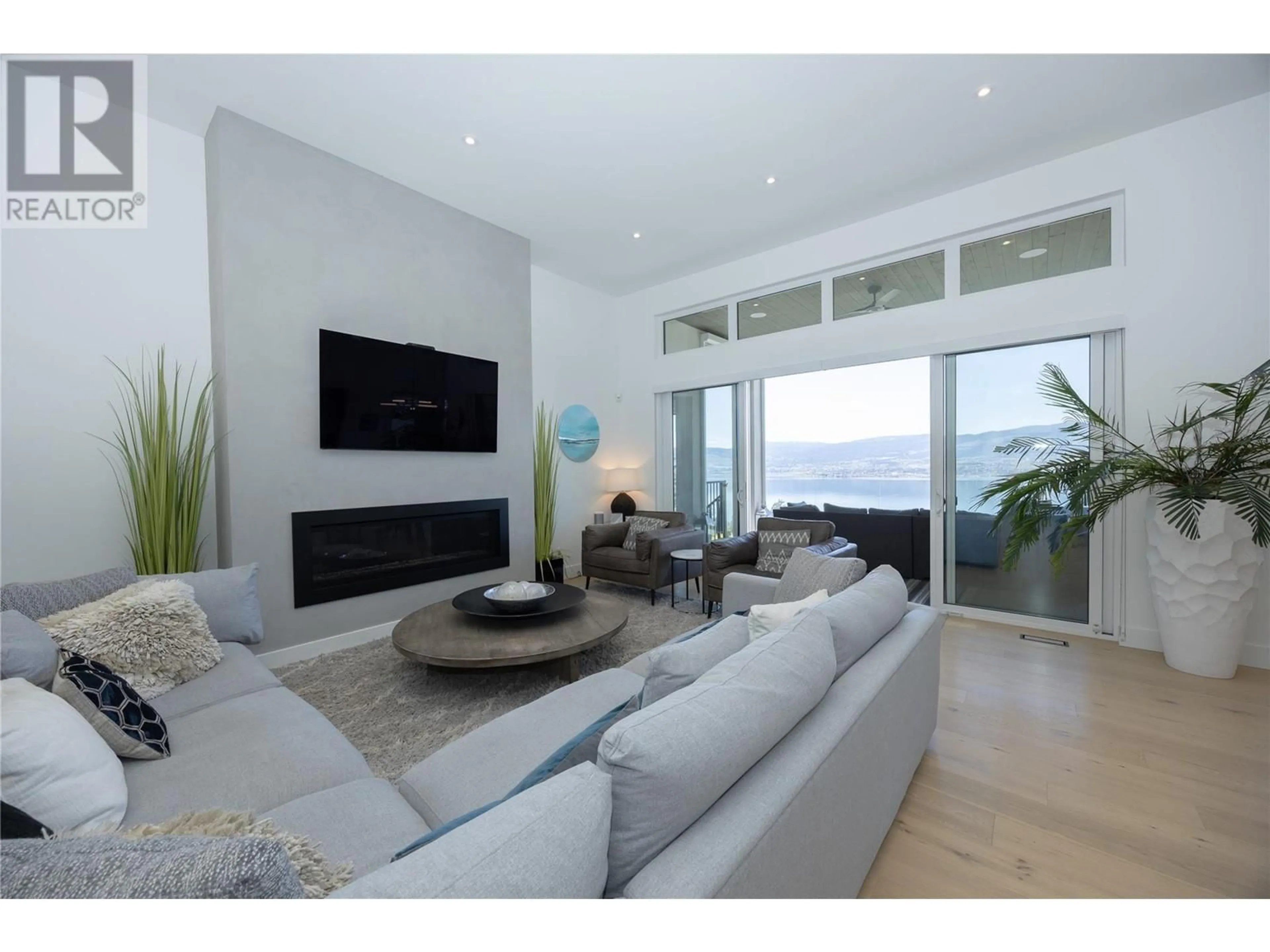 Living room with furniture, unknown for 392 STELLAR DRIVE, Kelowna British Columbia V1W4K4