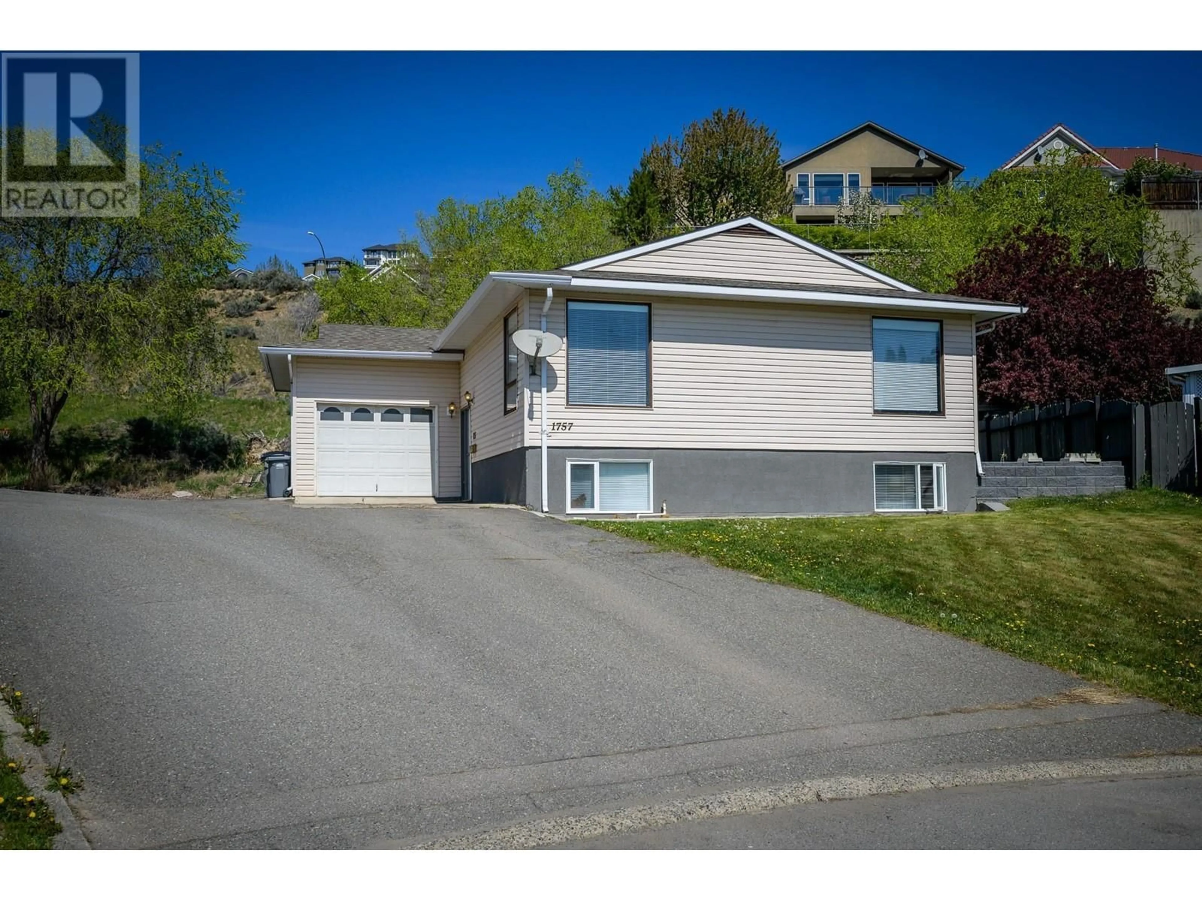 Home with vinyl exterior material, street for 1757 LEIGHTON PLACE, Kamloops British Columbia V2B7P1