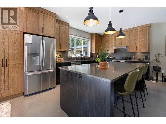 6400 1 AVENUE NORTHWEST, Salmon Arm 3