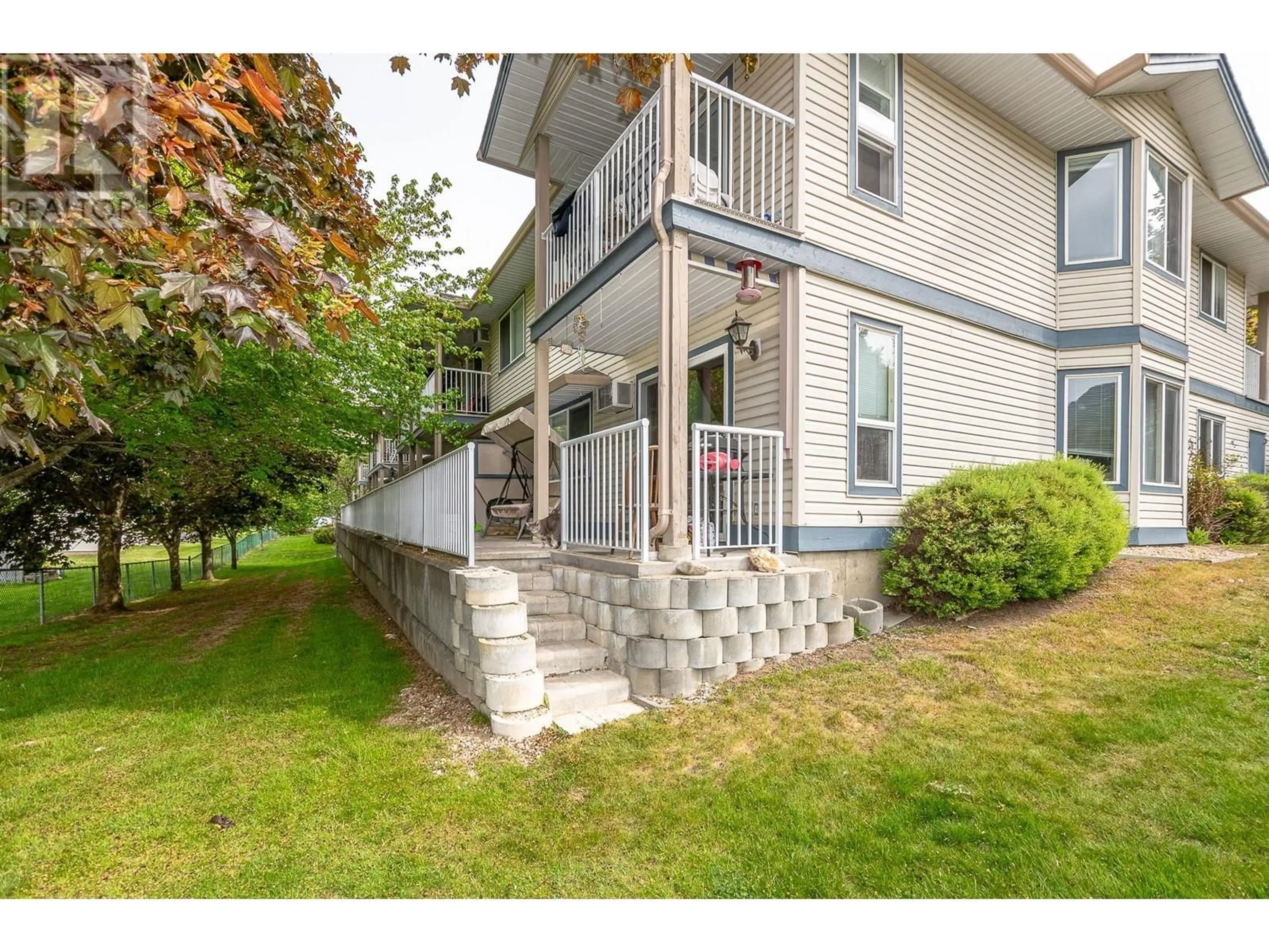 Patio, street for 115 - 831 2 STREET SOUTHEAST, Salmon Arm British Columbia V1E1S6